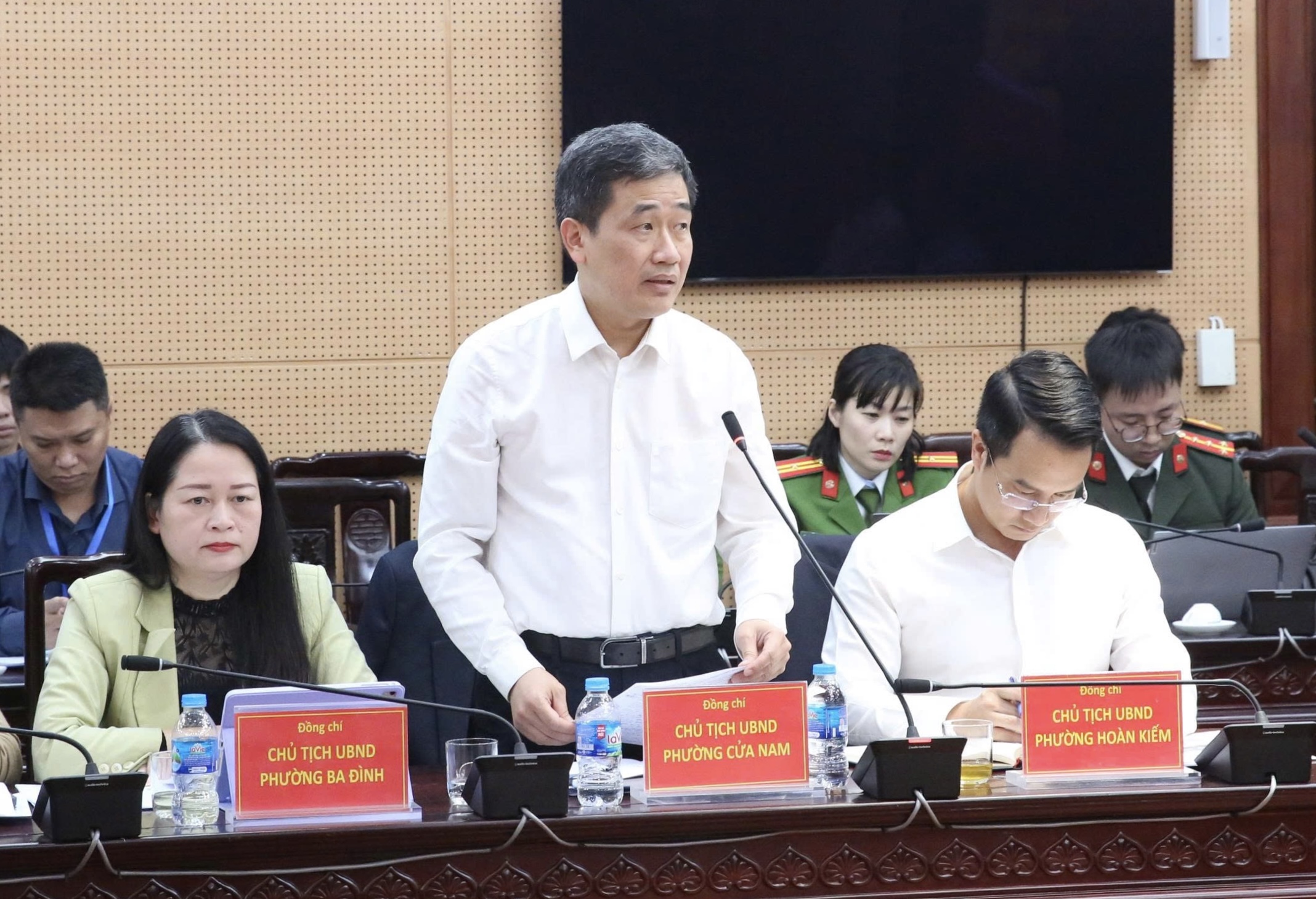 Hà Nội thí điểm xây dựng 3 phường kiểu mẫu về trật tự và văn minh - Ảnh 3.