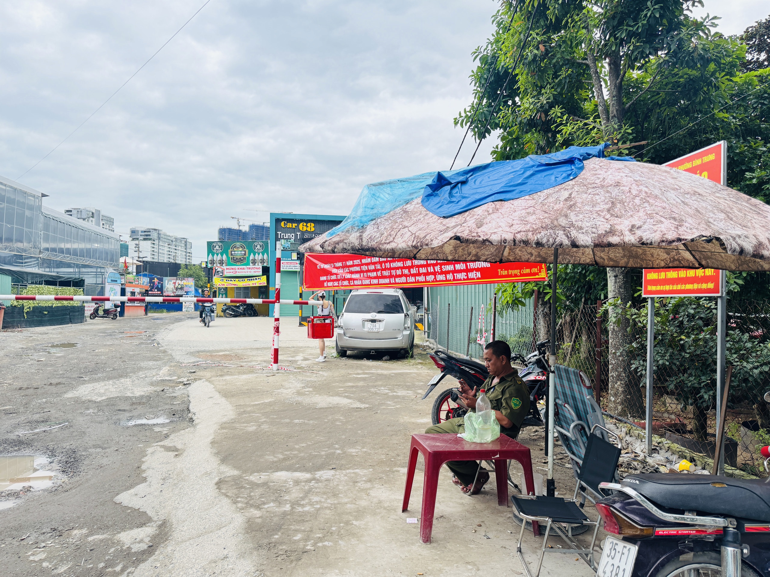 TP.HCM: Ra quân xử lý điểm nóng xây dựng không phép tại khu đô thị An Phú   - Ảnh 2.