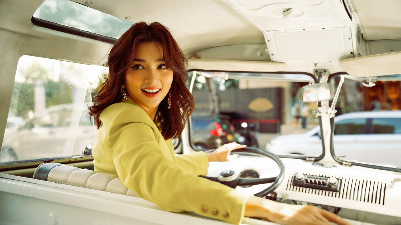 

NSƯT Kim Tuyến ở hiện tại kín tiếng trong chuyện tình cảm. Cô muốn khán giả nhớ đến mình qua những vai diễn thay vì bàn tán về đời tư. Do đó, người đẹp 8X từng chia sẻ dù có người yêu, cô vẫn sẽ giữ cho riêng mình  