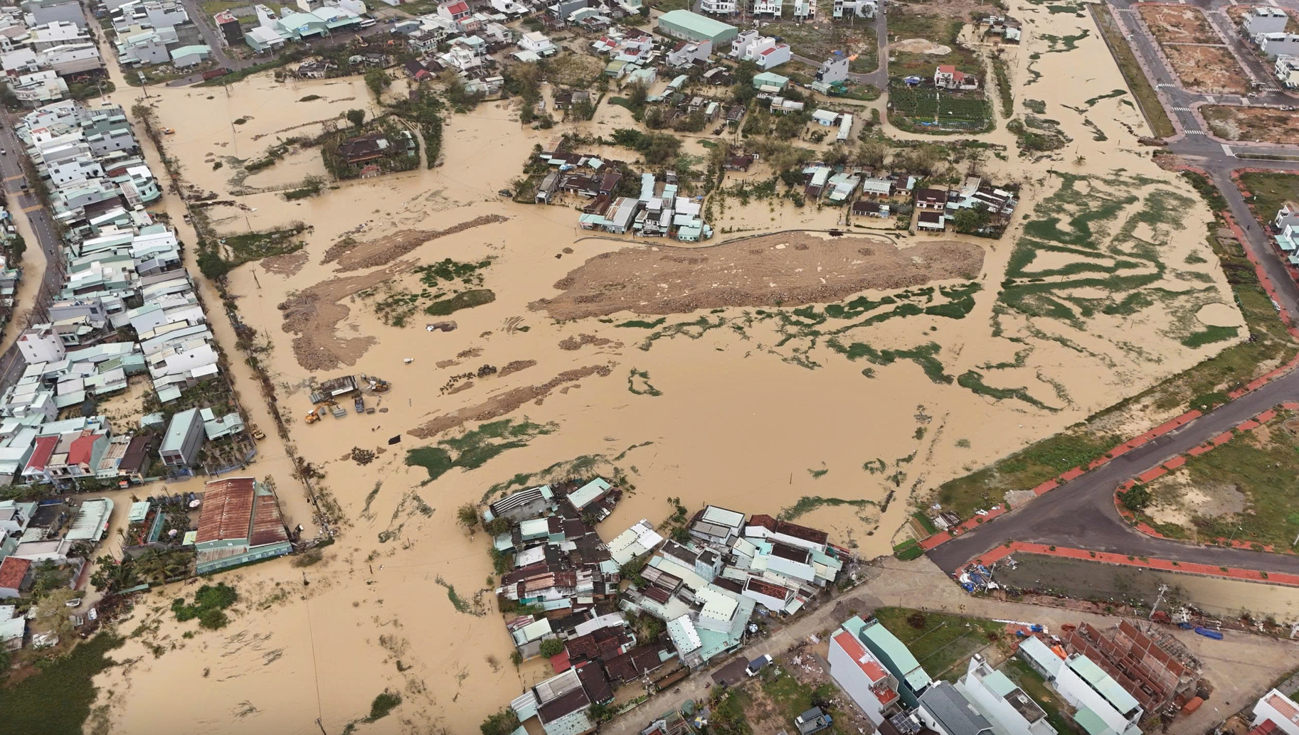 Miền Trung rét đậm kèm theo mưa lớn, Huế còn 17 độ C
- Ảnh 2.