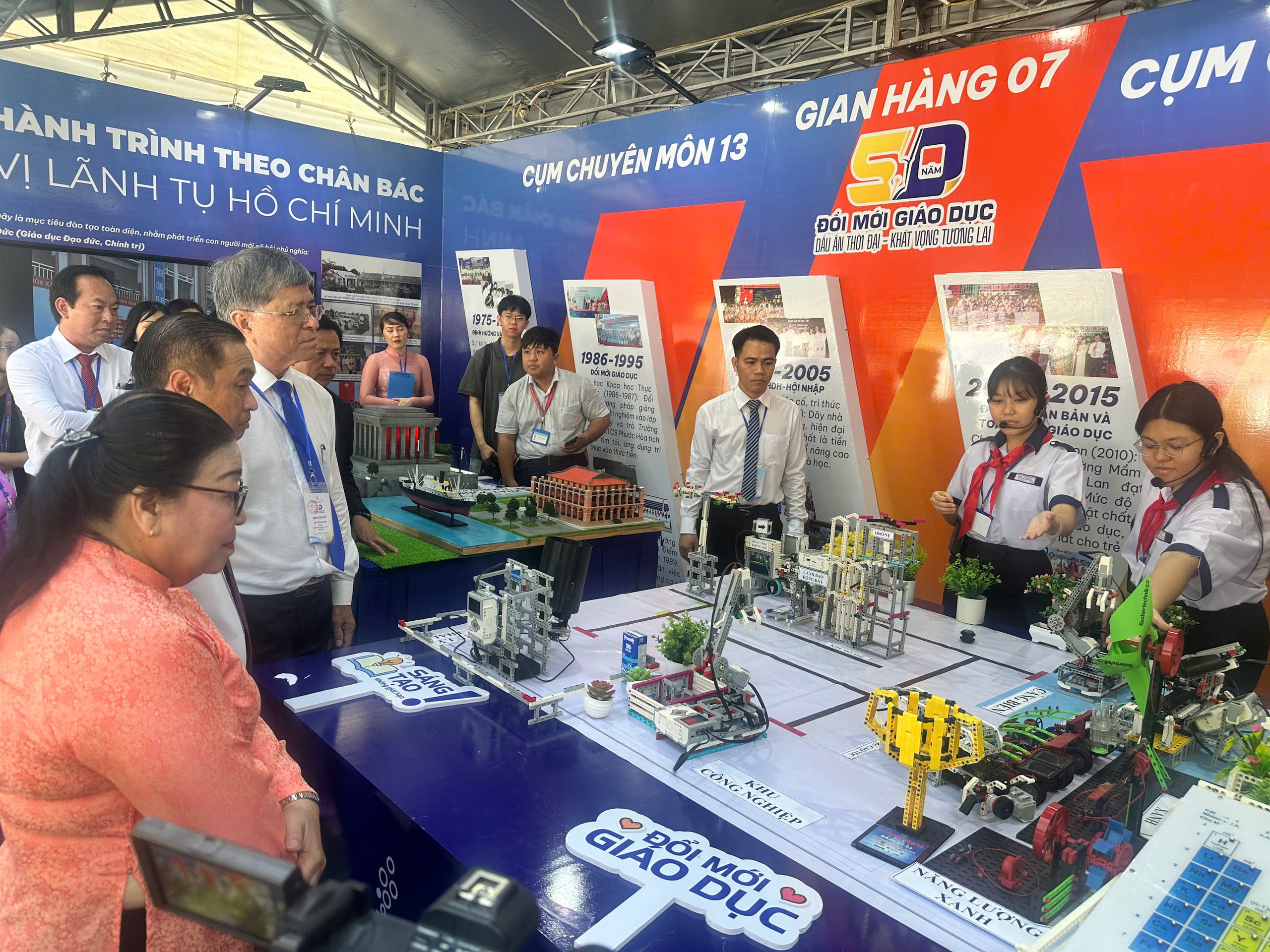 - Ảnh 2. - Ảnh 2.