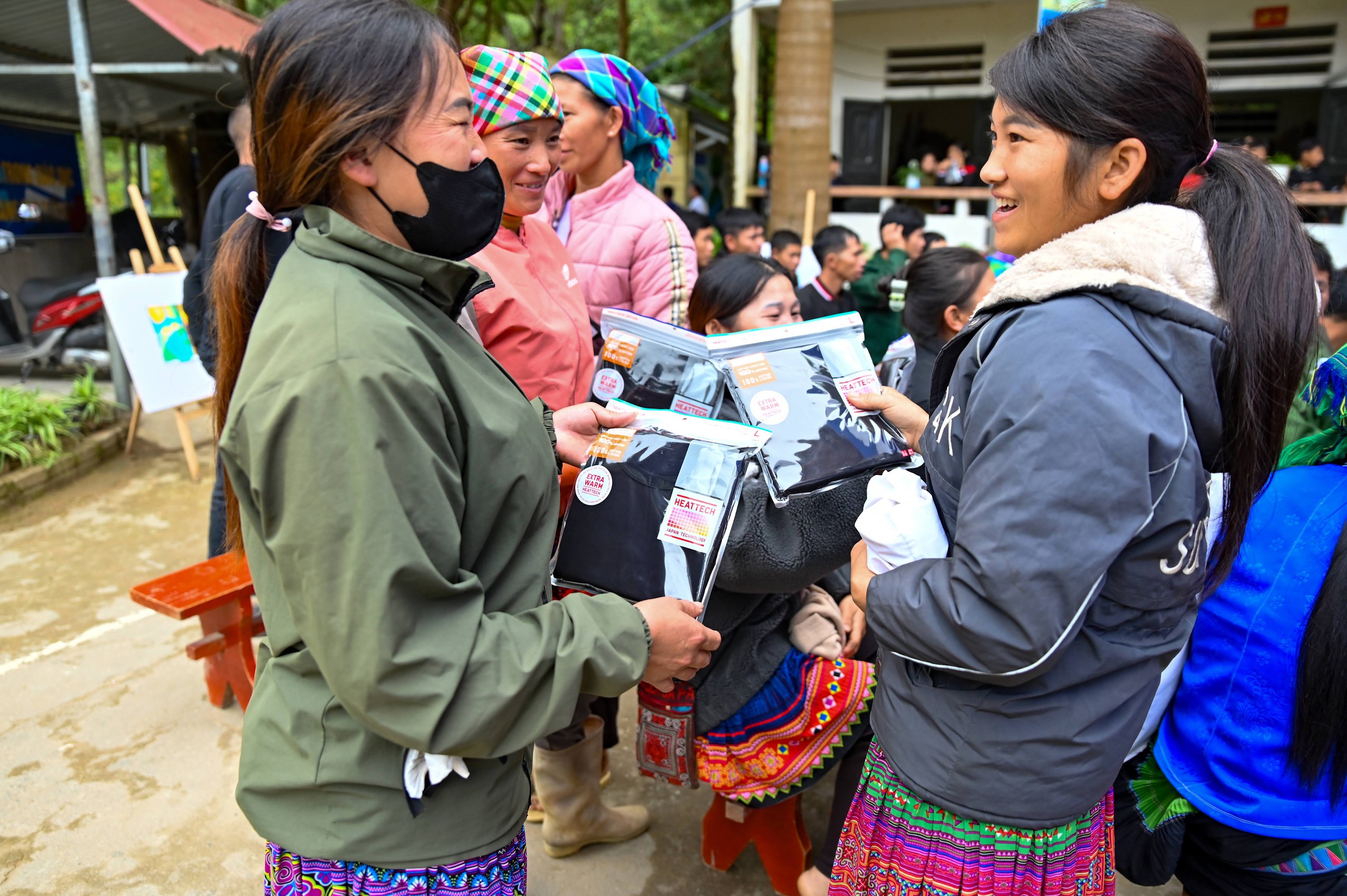 UNIQLO đưa địa danh và ẩm thực Việt Nam vào bộ sưu tập mới- Ảnh 2.