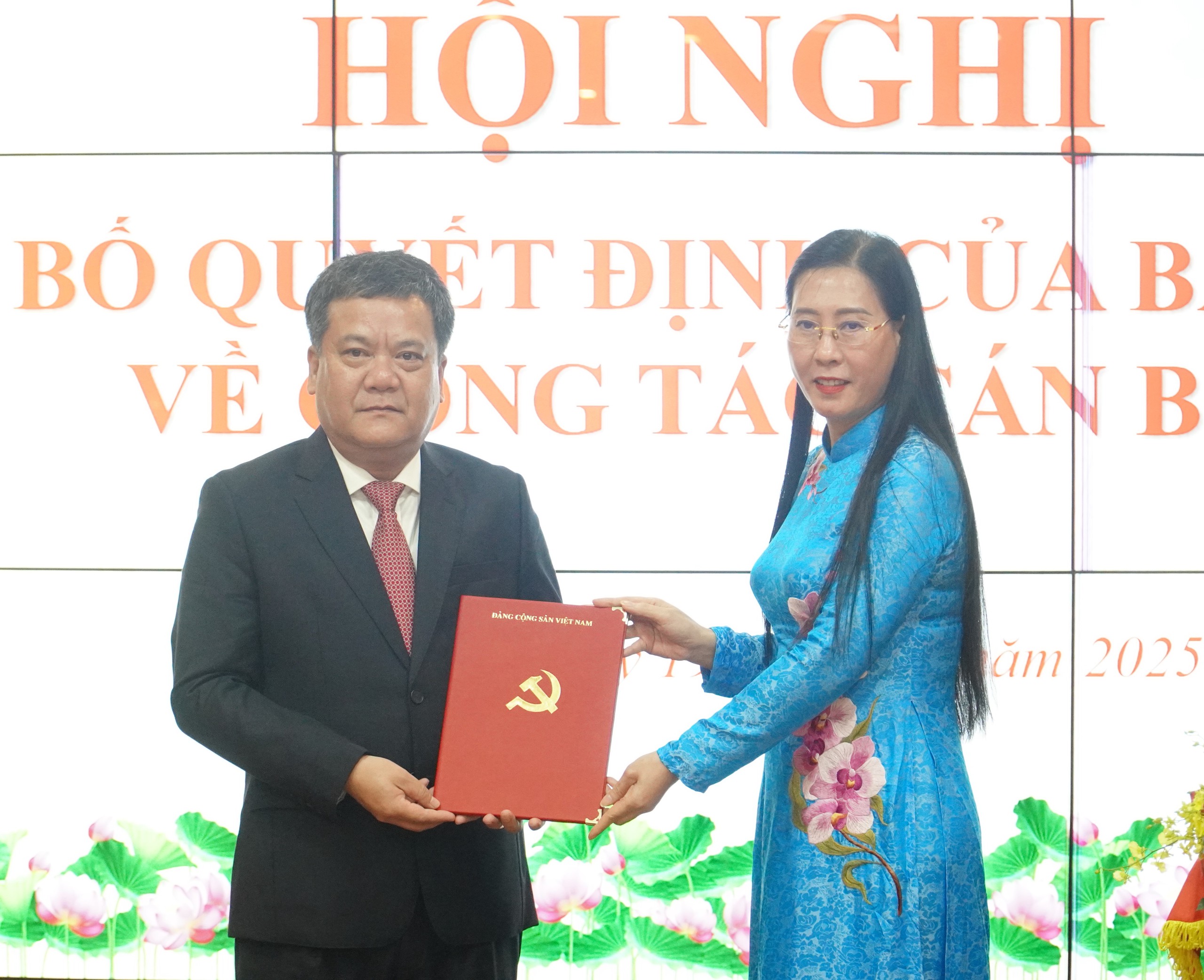 Chủ tịch UBND tỉnh Quảng Trị giữ chức Phó bí thư Tỉnh ủy Khánh Hòa - Ảnh 1.