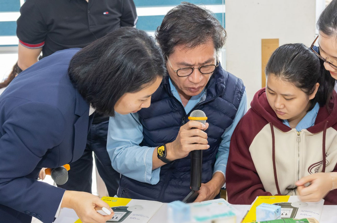 Kết hợp công nghệ và dinh dưỡng để quản lý đường huyết hiệu quả- Ảnh 2.