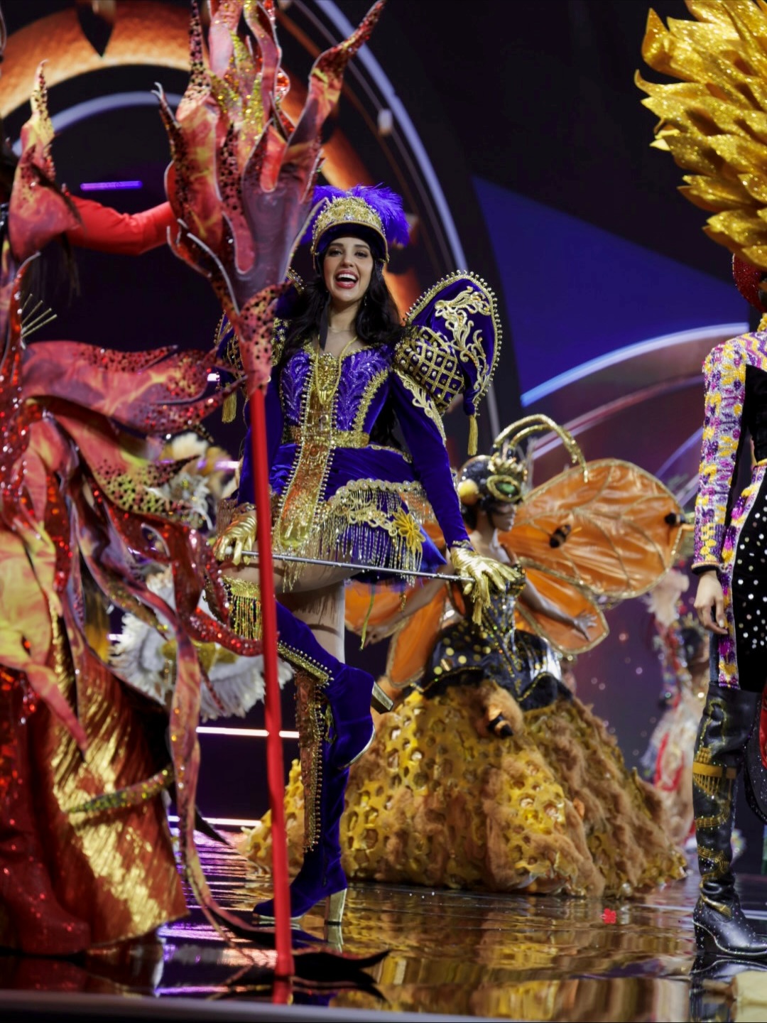 Hai giám khảo rời 'ghế nóng' Miss Universe 2025 gây xôn xao - Ảnh 4.