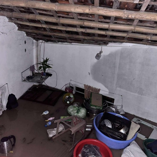 Nước lũ dâng, nhiều tin nhắn cầu cứu dồn dập gửi về Báo Thanh Niên trong đêm - Ảnh 4.