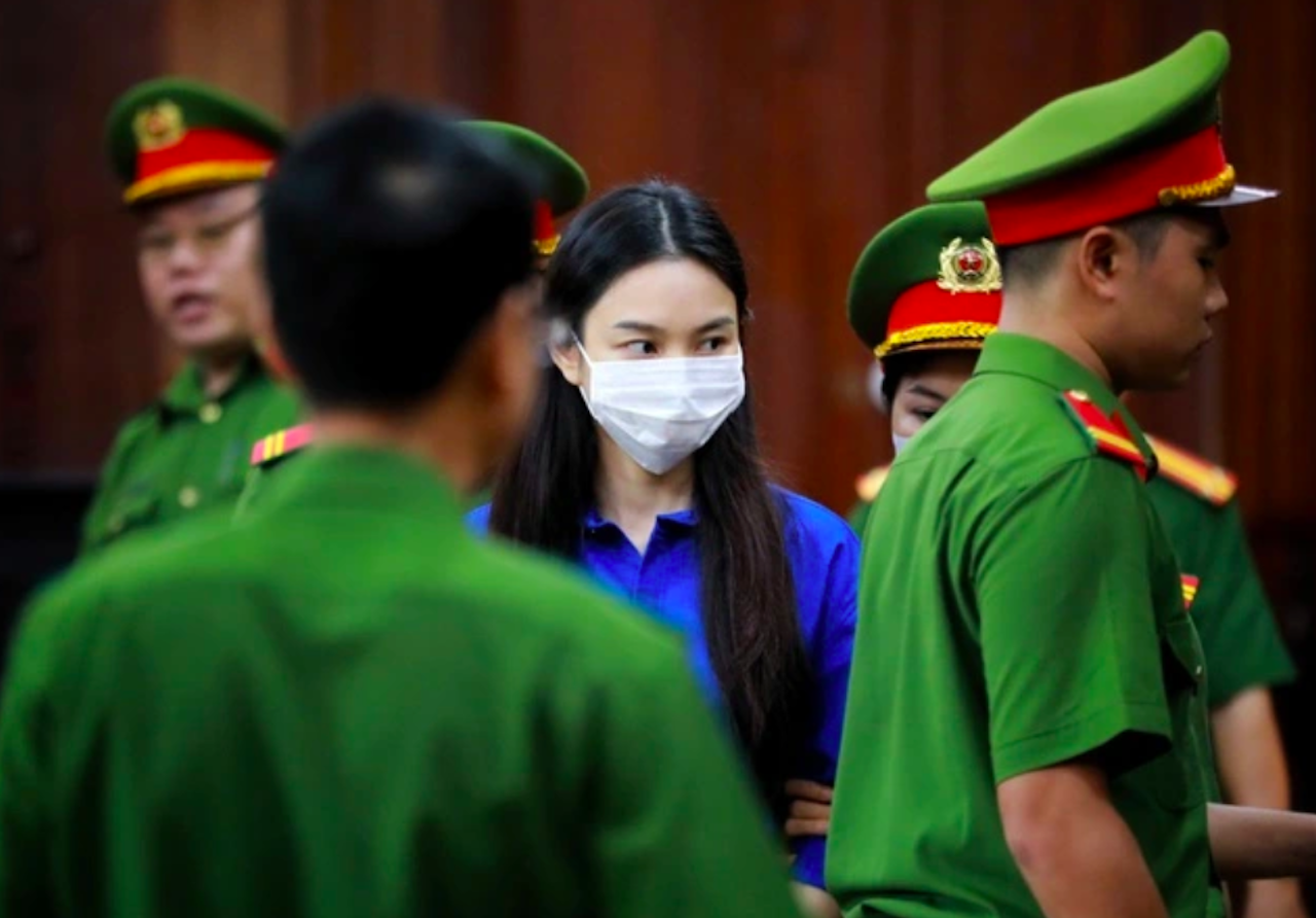 Thùy Tiên: Từ hoa hậu 'vạn người mê' đến kẻ trắng tay vì vướng lao lý - Ảnh 1.