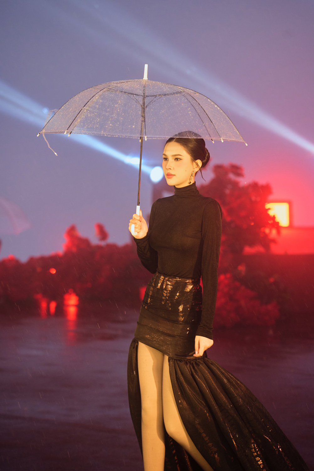 Phan Trần Linh Đan tỏa sáng tại show diễn của Adrian Anh Tuấn tại Sa Pa - Ảnh 2.