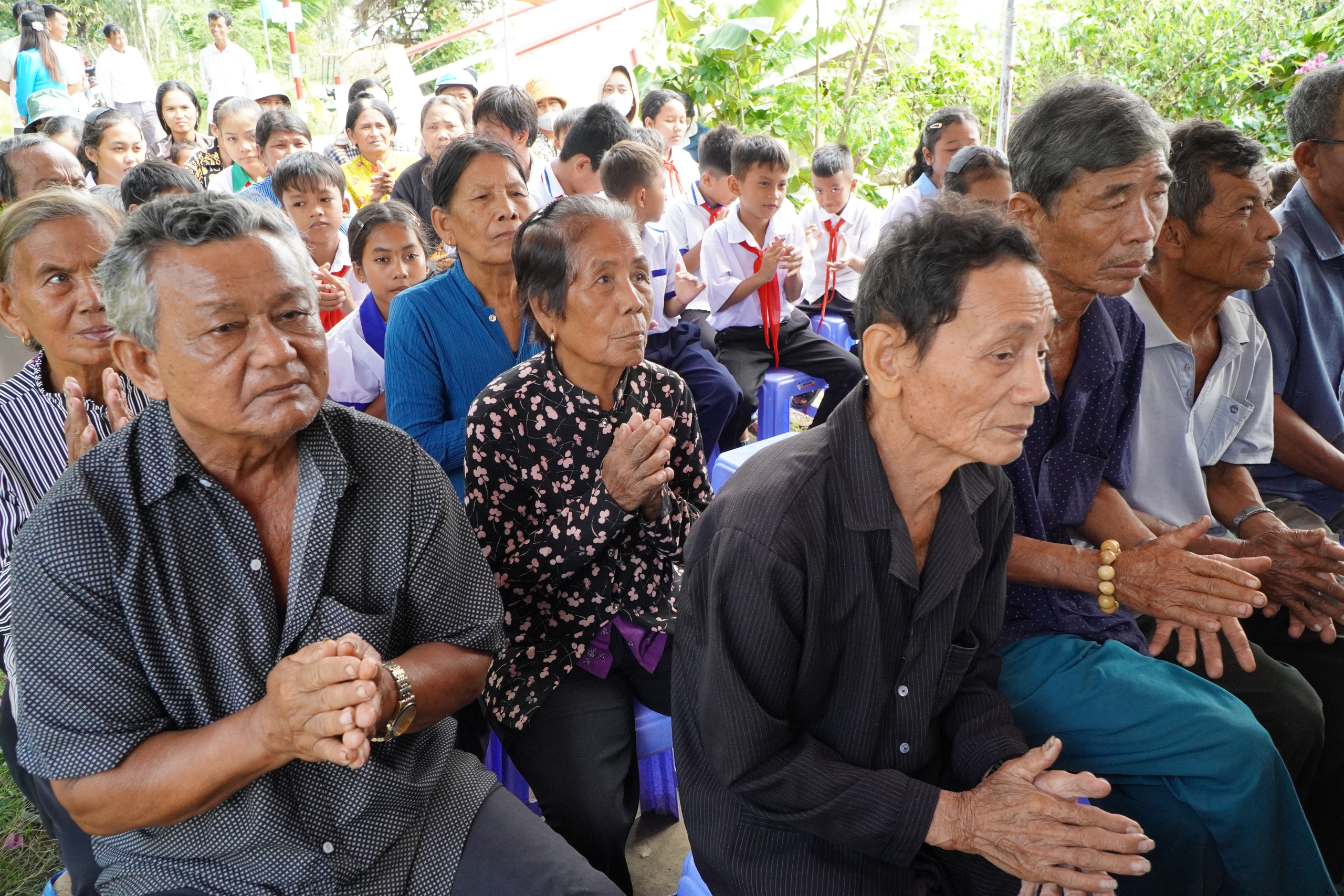 Báo Thanh Niên khánh thành cây cầu mơ ước tại vùng biên giới Giang Thành- Ảnh 2. Báo Thanh Niên khánh thành cây cầu mơ ước tại vùng biên giới Giang Thành- Ảnh 2.