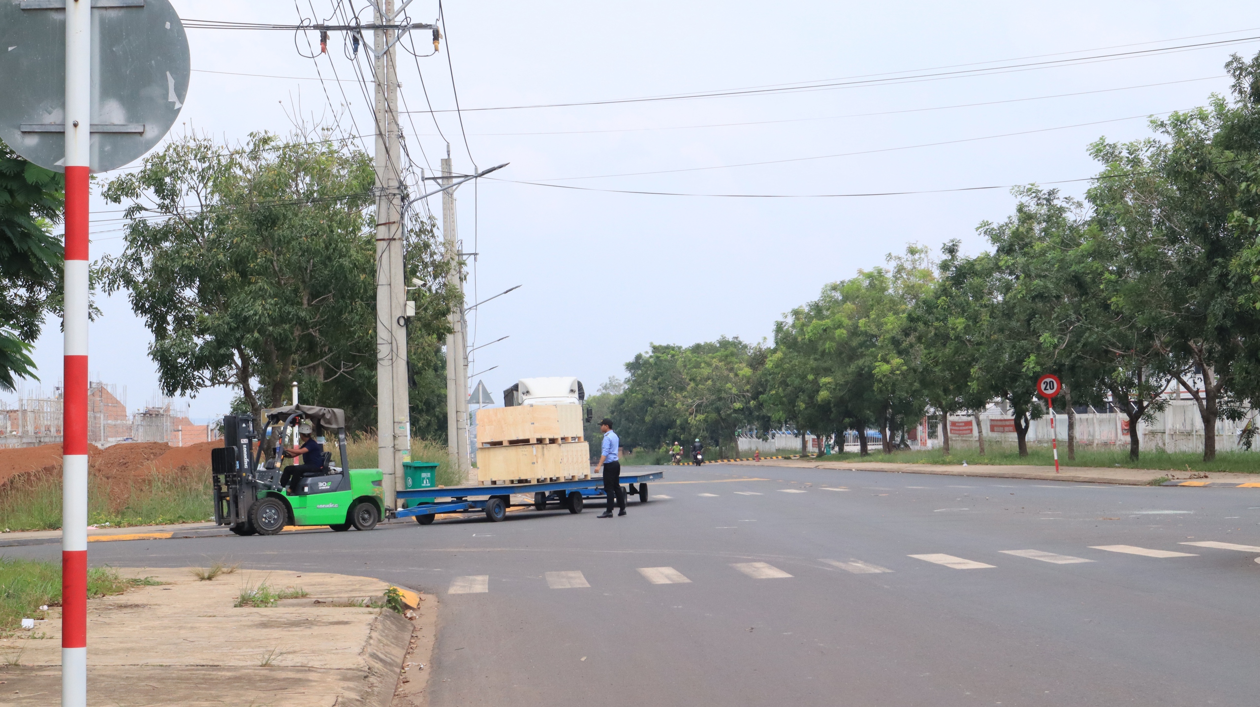 Biển báo 20 km/giờ ở Đồng Nai, tài xế than 'không chạy được'- Ảnh 6.