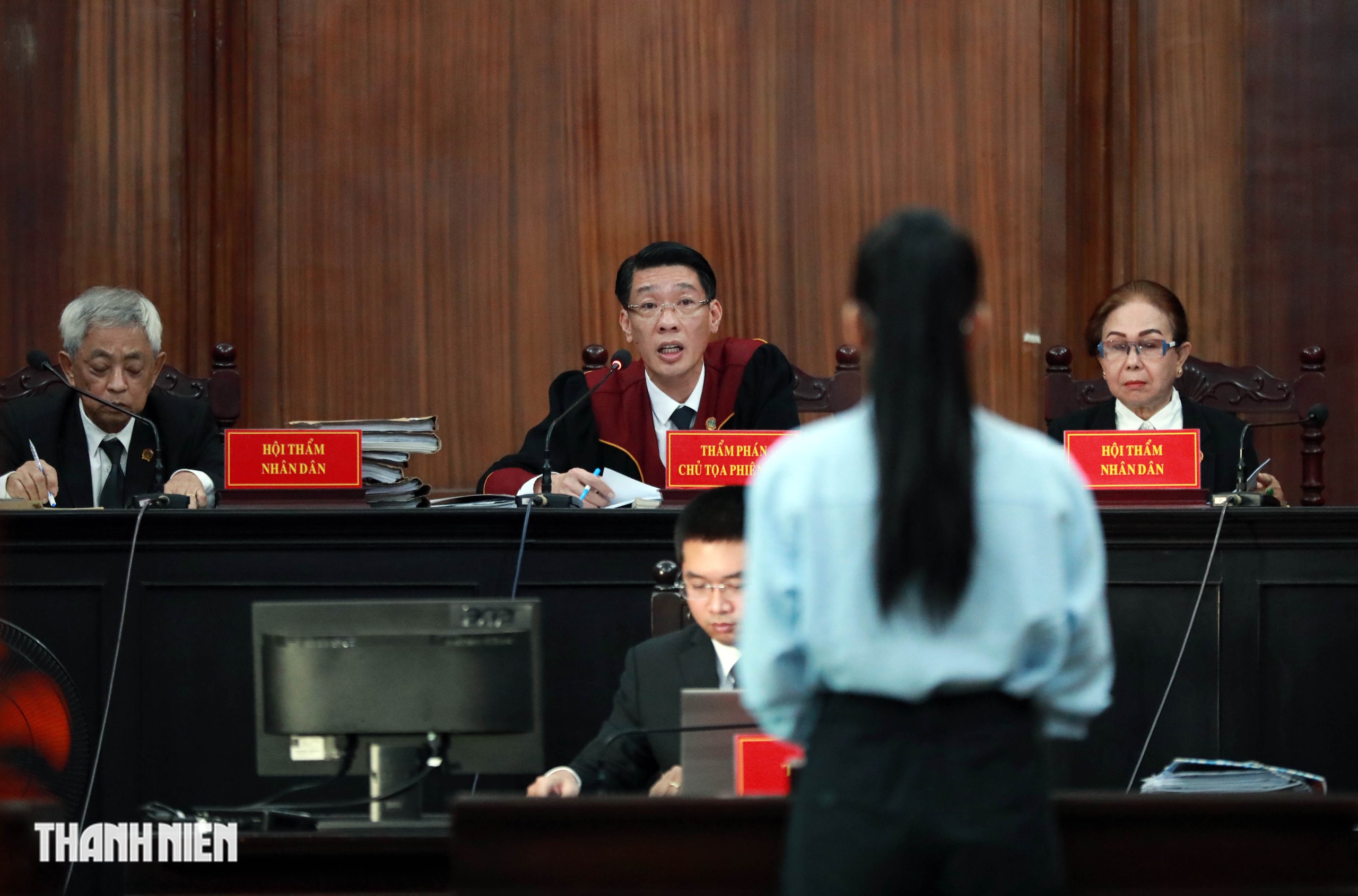 Hoa hậu thùy Tiên và Quang Linh Vlogs bị xét xử sơ thẩm về tội lừa dối khách hàng - Ảnh 9.