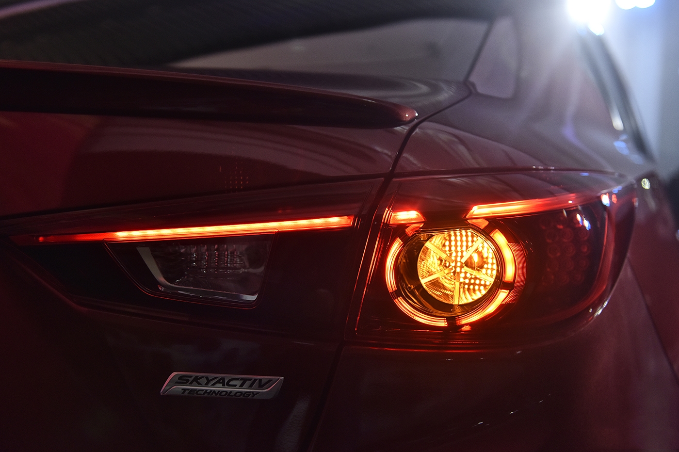 4 lỗi về đèn trên ô tô vẫn 'đậu' đăng kiểm - Ảnh 2.