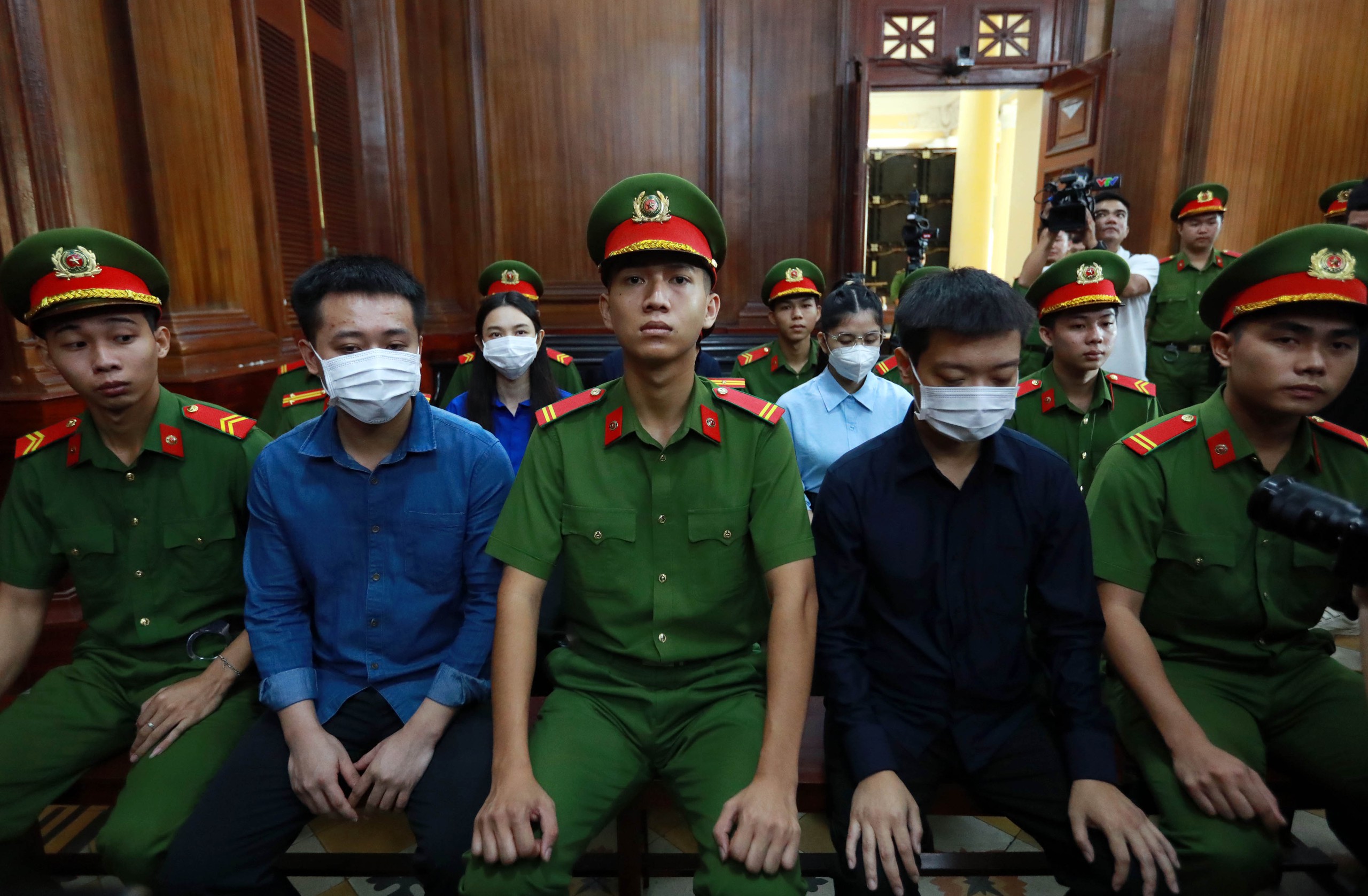 Bắt đầu xét xử hoa hậu Thùy Tiên, Hằng du mục, Quang Linh Vlogs - Ảnh 2.