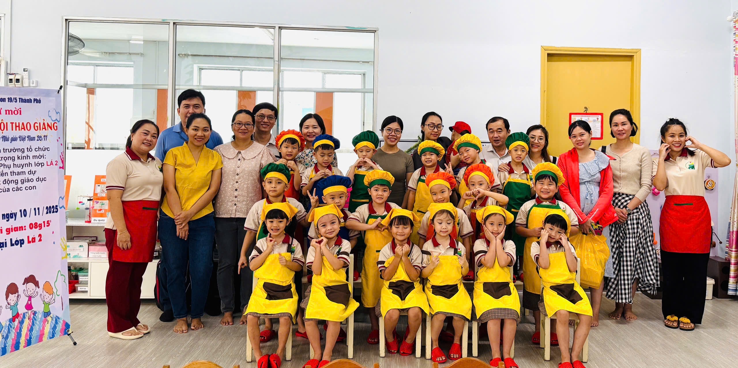 Ông bà vào trường cháu, thử vất vả nghề giáo viên mầm non - Ảnh 7.