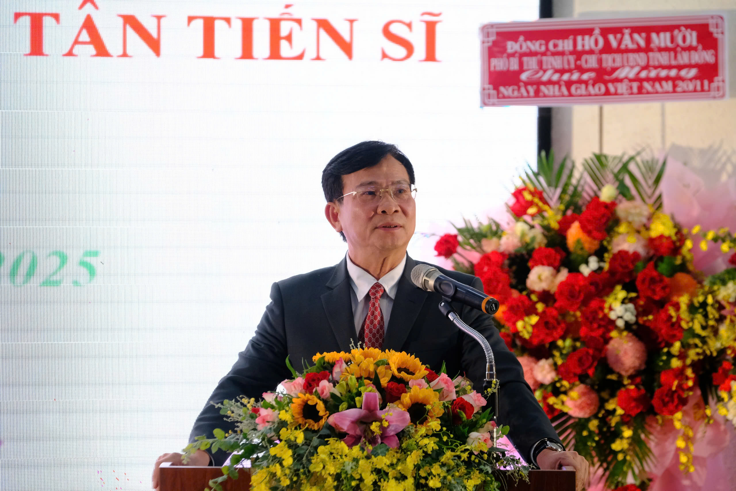 Trường ĐH Đà Lạt có thêm 5 phó giáo sư, 6 tiến sĩ  - Ảnh 3.