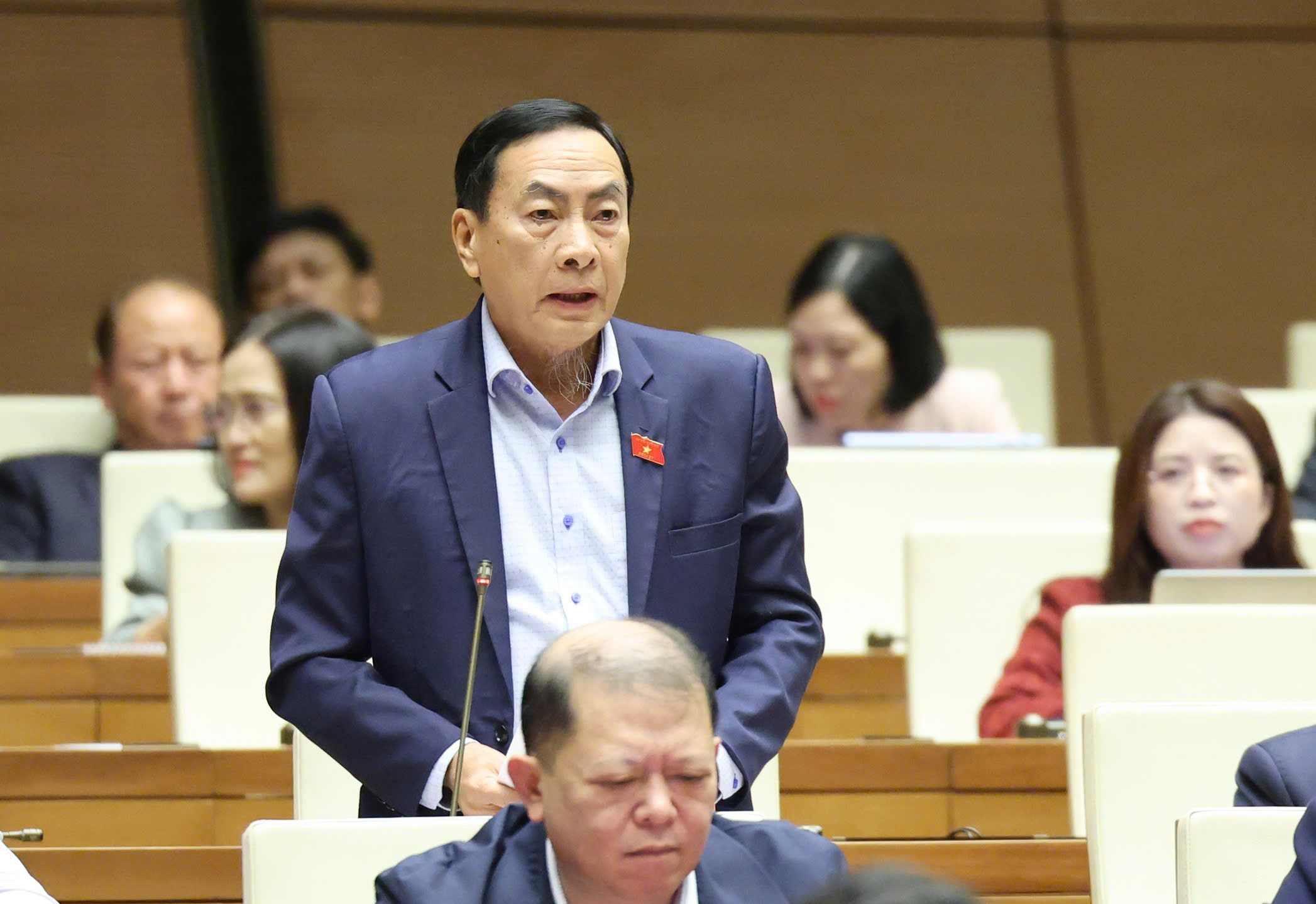 Đề xuất thuế chuyển nhượng vàng miếng: Đại biểu băn khoăn về tác động đến tiết kiệm - Ảnh 1.