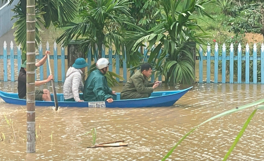 Nóng: Cảnh báo lũ đặc biệt nguy hiểm, phía đông Đắk Lắk sẽ ngập lụt sâu- Ảnh 1. Nóng: Cảnh báo lũ đặc biệt nguy hiểm, phía đông Đắk Lắk sẽ ngập lụt sâu- Ảnh 1.