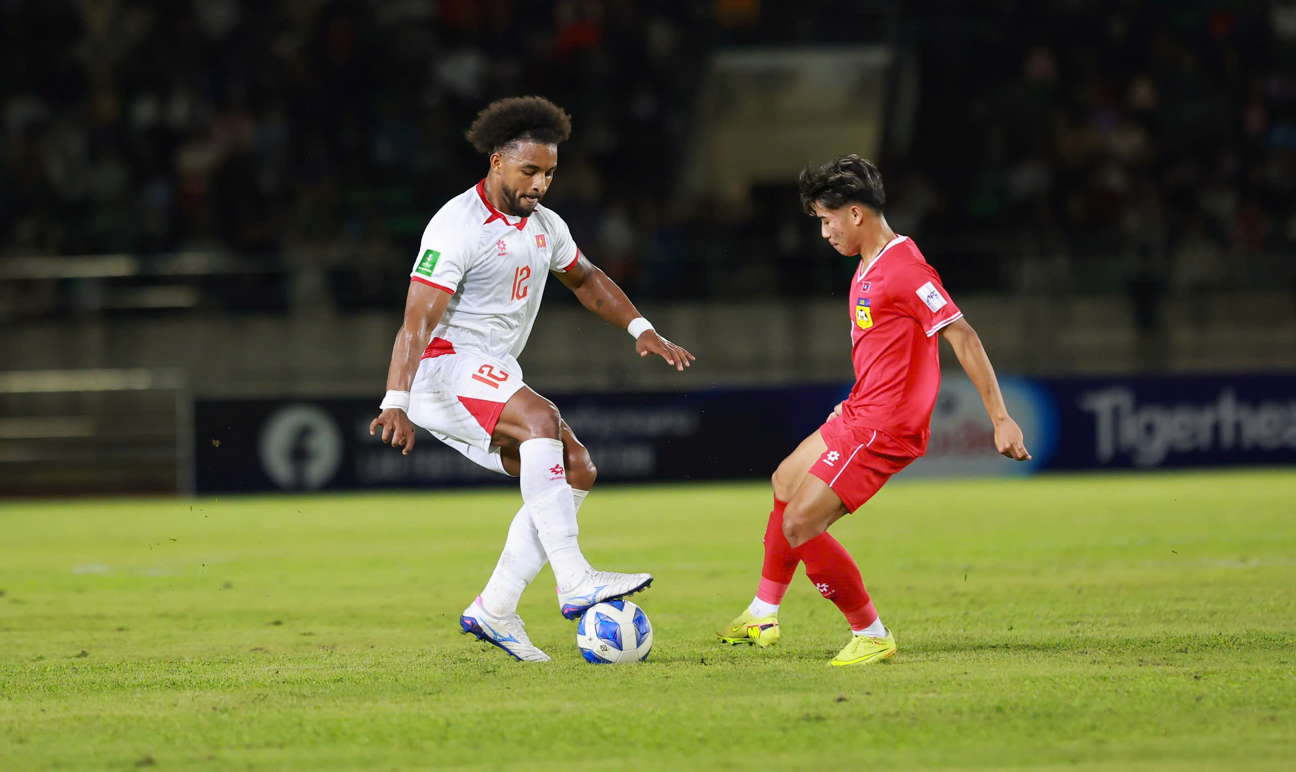 HLV đội tuyển Lào khuyên học trò đừng quá tập trung vào Xuân Son và cái kết đắng…- Ảnh 1. HLV đội tuyển Lào khuyên học trò đừng quá tập trung vào Xuân Son và cái kết đắng…- Ảnh 1.