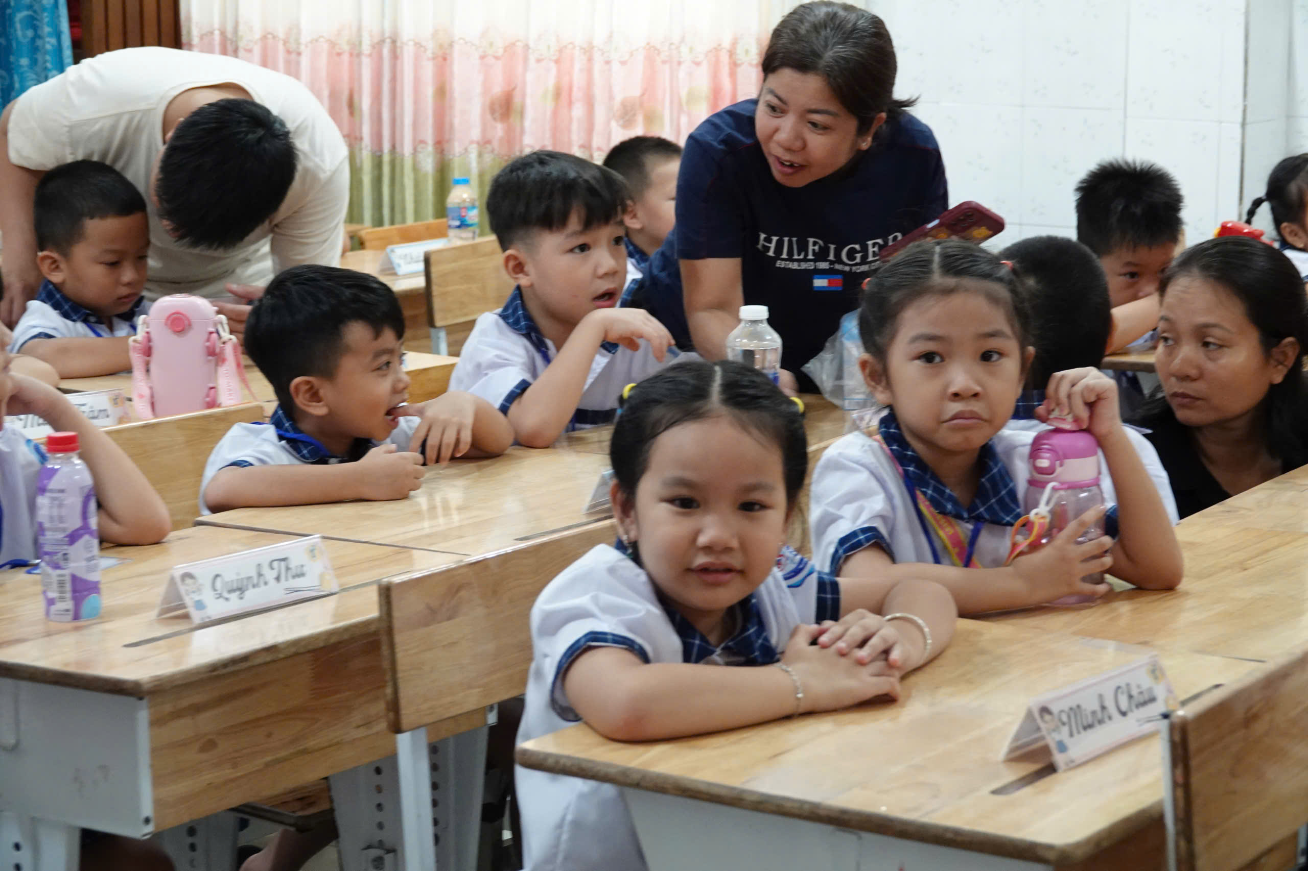 Ngày Nhà giáo Việt Nam 20.11 cũng là dịp tri ân cha mẹ - Ảnh 1.