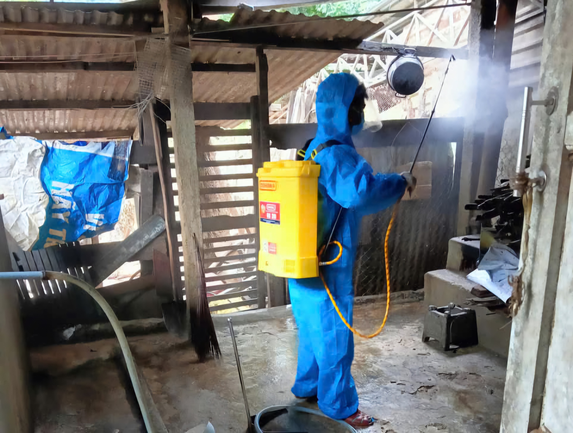 Sau Lũ Lịch Sử, Coi Chừng Dịch Bệnh Rình Rập- Ảnh 2.