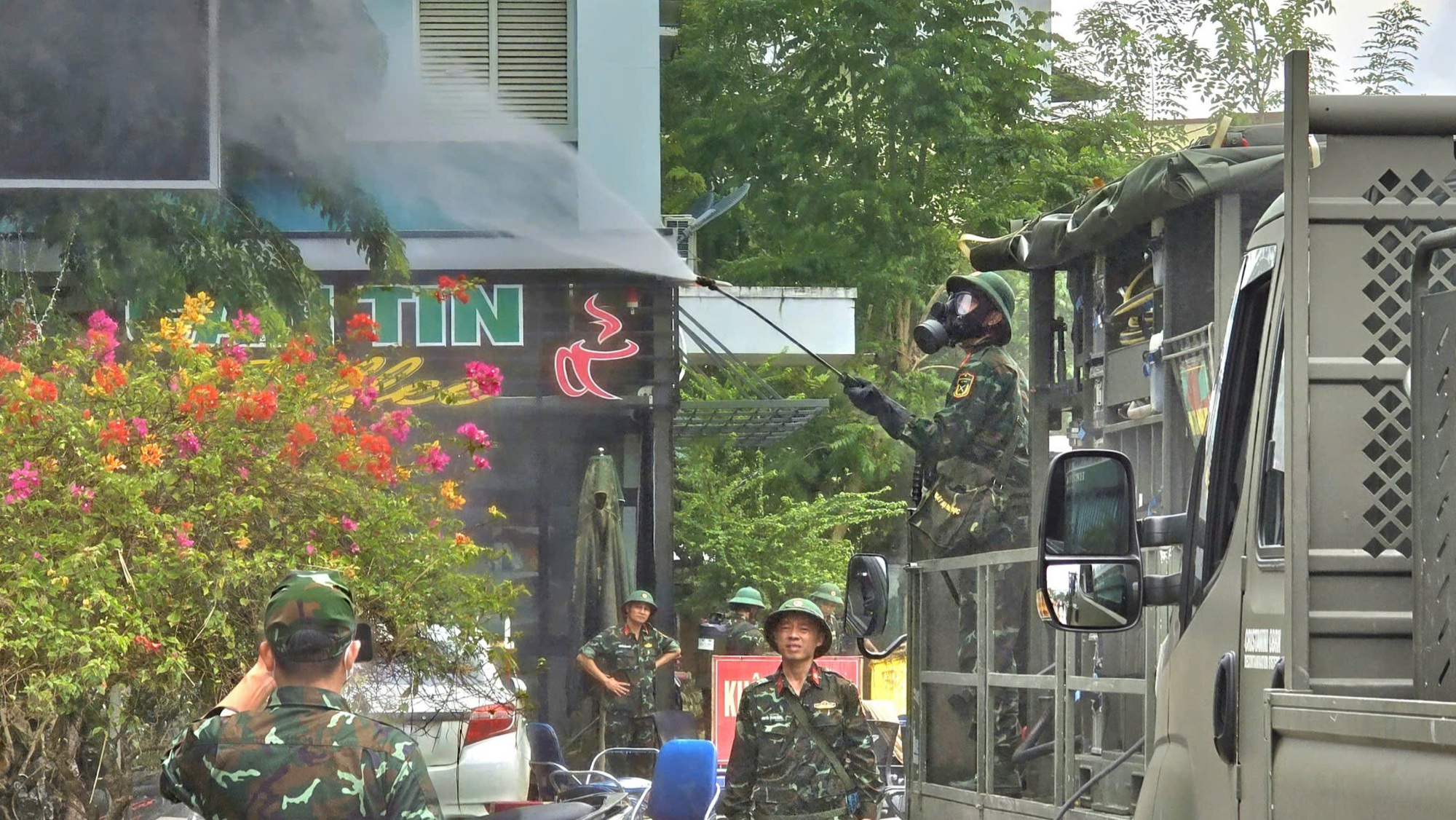 Sau Lũ Lịch Sử, Coi Chừng Dịch Bệnh Rình Rập- Ảnh 6.