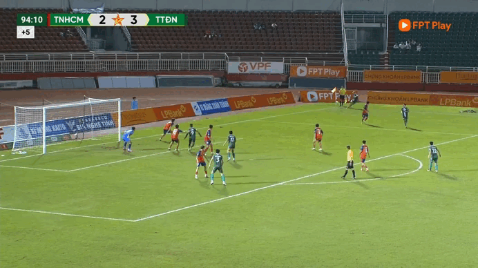 C&ocirc;ng Phượng vẫn phải dự kh&aacute;n, Trường Tươi Đồng Nai thắng ngược nghẹt thở đội cuối bảng - Ảnh 5.