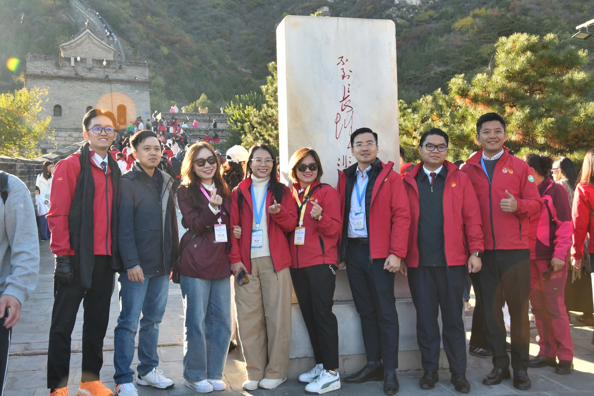 Thanh niên tự hào nghe kể về dấu ấn Chủ tịch Hồ Chí Minh- Ảnh 4. Thanh niên tự hào nghe kể về dấu ấn Chủ tịch Hồ Chí Minh- Ảnh 4.