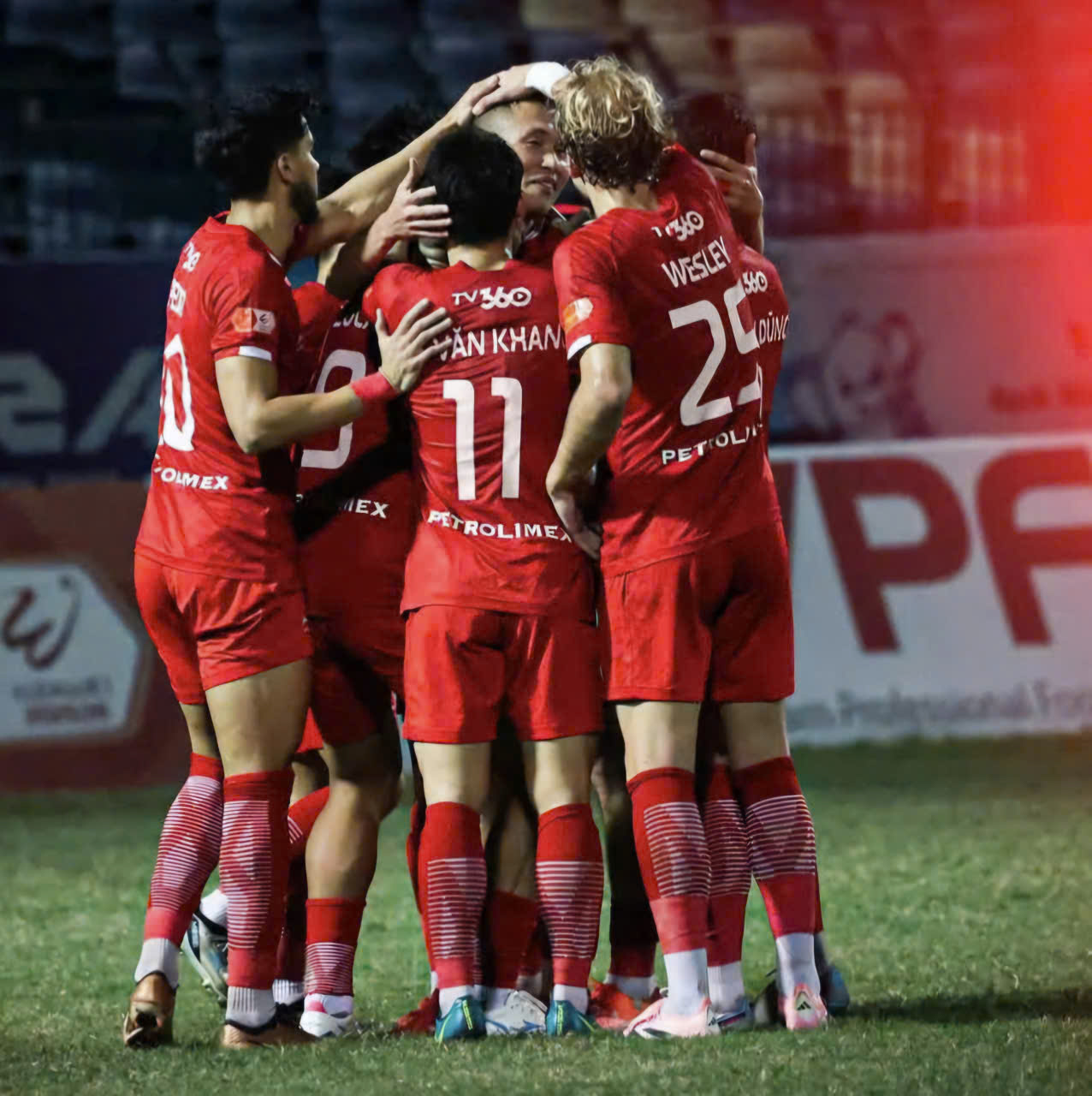 - Foto 2.  - Ảnh 2.