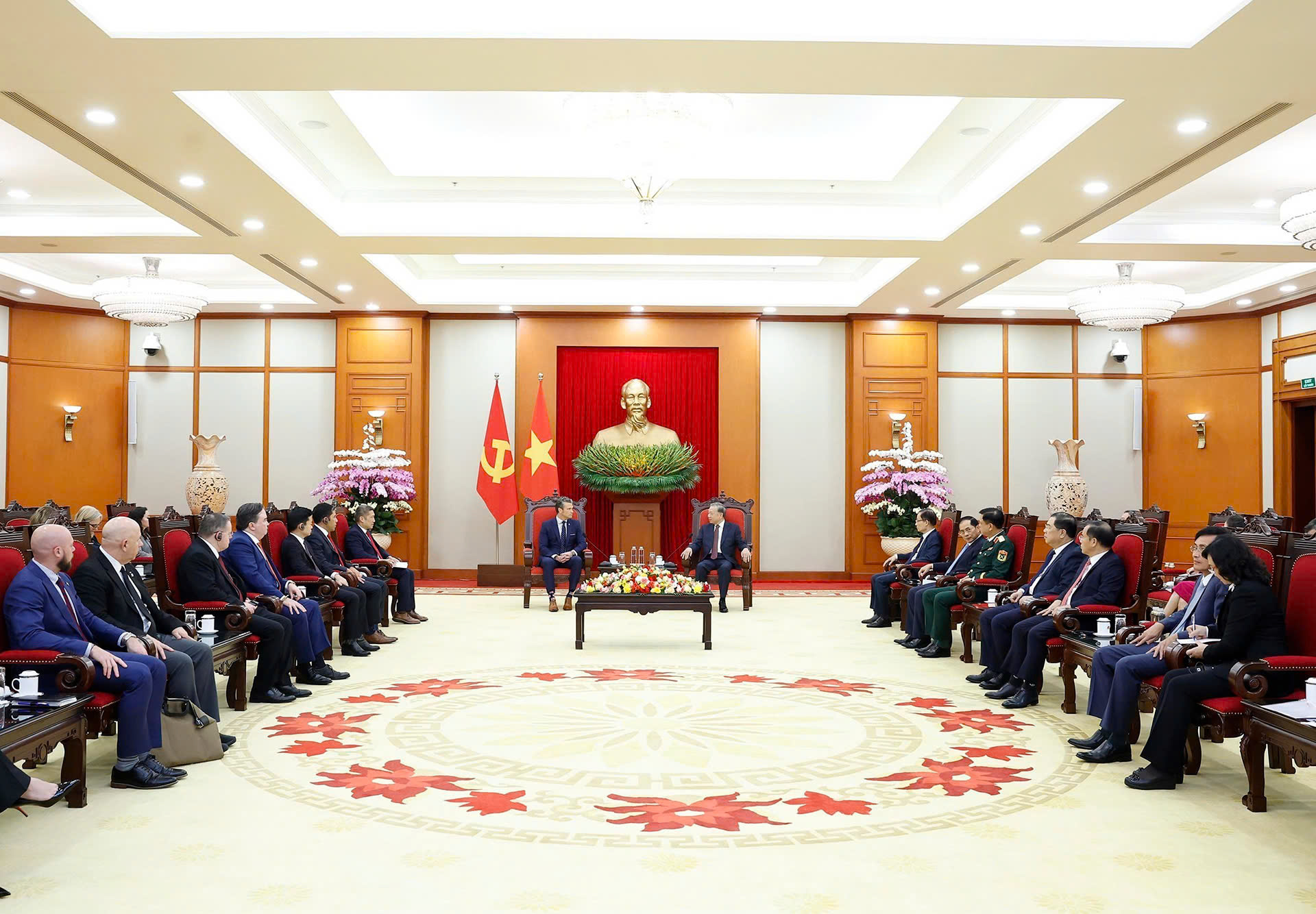 The US will continue to support Vietnam in modernizing its defense industry - Photo 2. Mỹ sẽ tiếp tục hỗ trợ Việt Nam hiện đại hóa công nghiệp Quốc phòng- Ảnh 2.