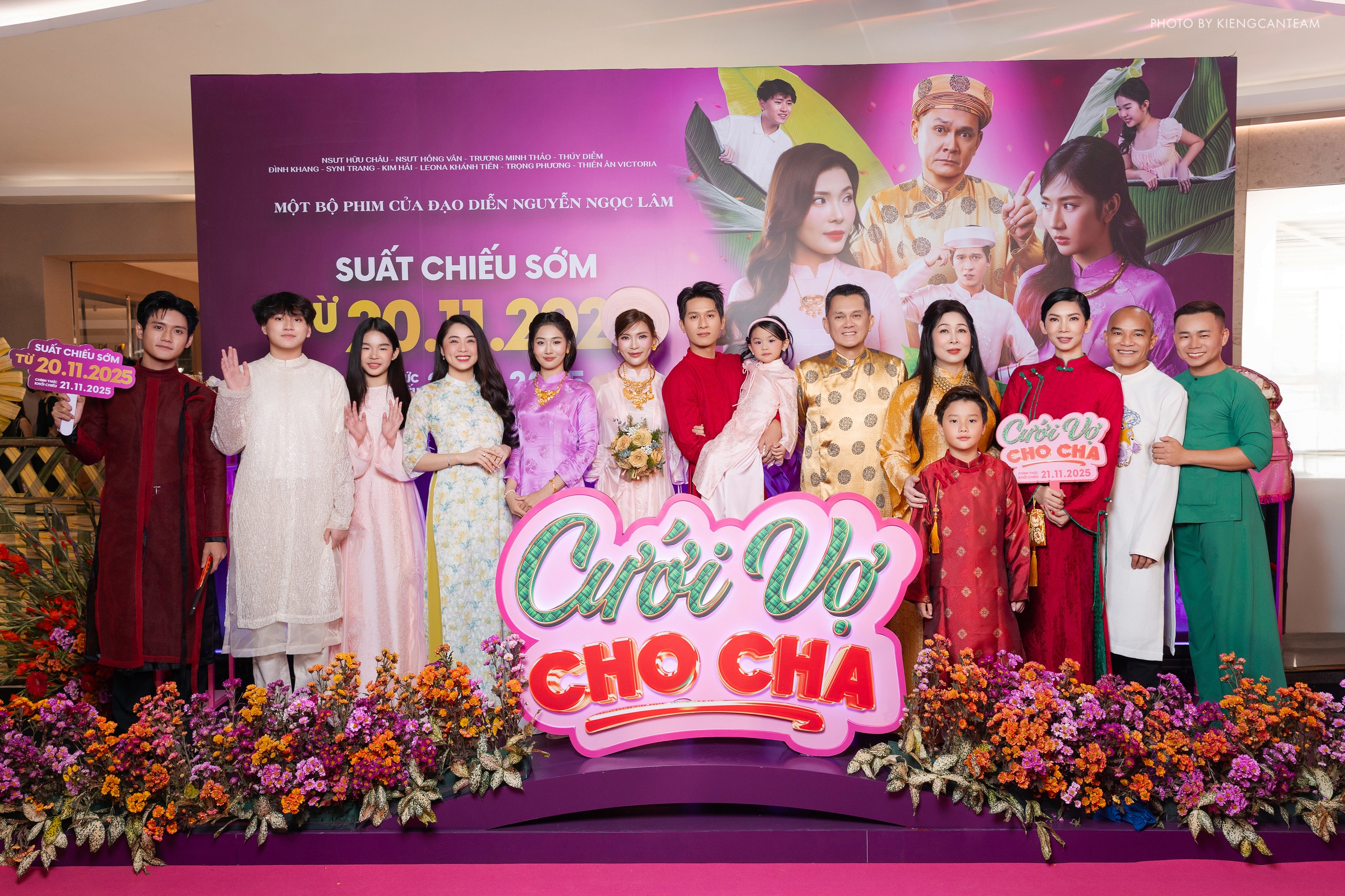 Thúy diễm lộng lẫy bên Lương Thế Thành tại ra mắt phim Cưới vợ cho cha - Ảnh 1.