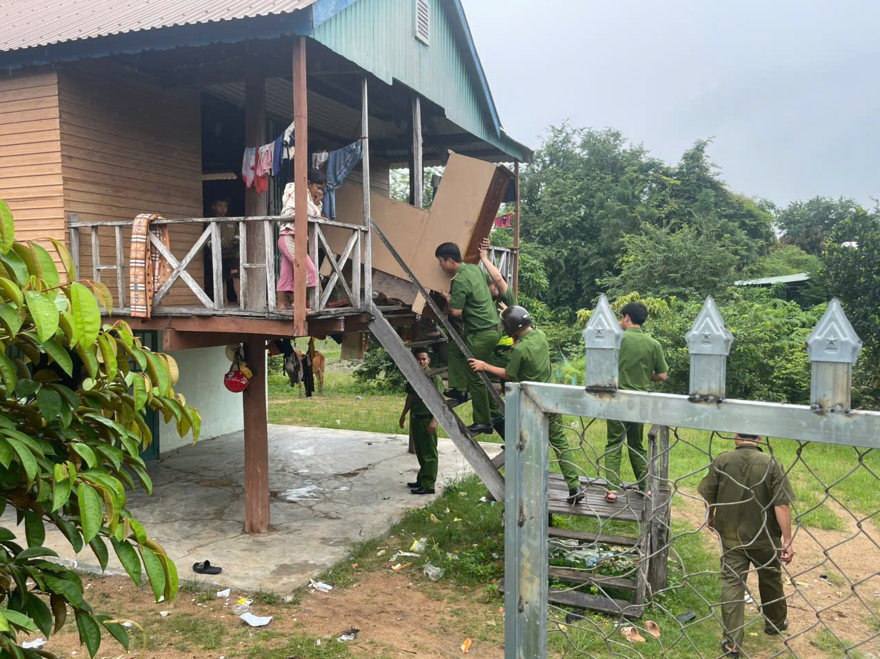 Mưa lũ phía tây Gia Lai dần giảm - Ảnh 1.