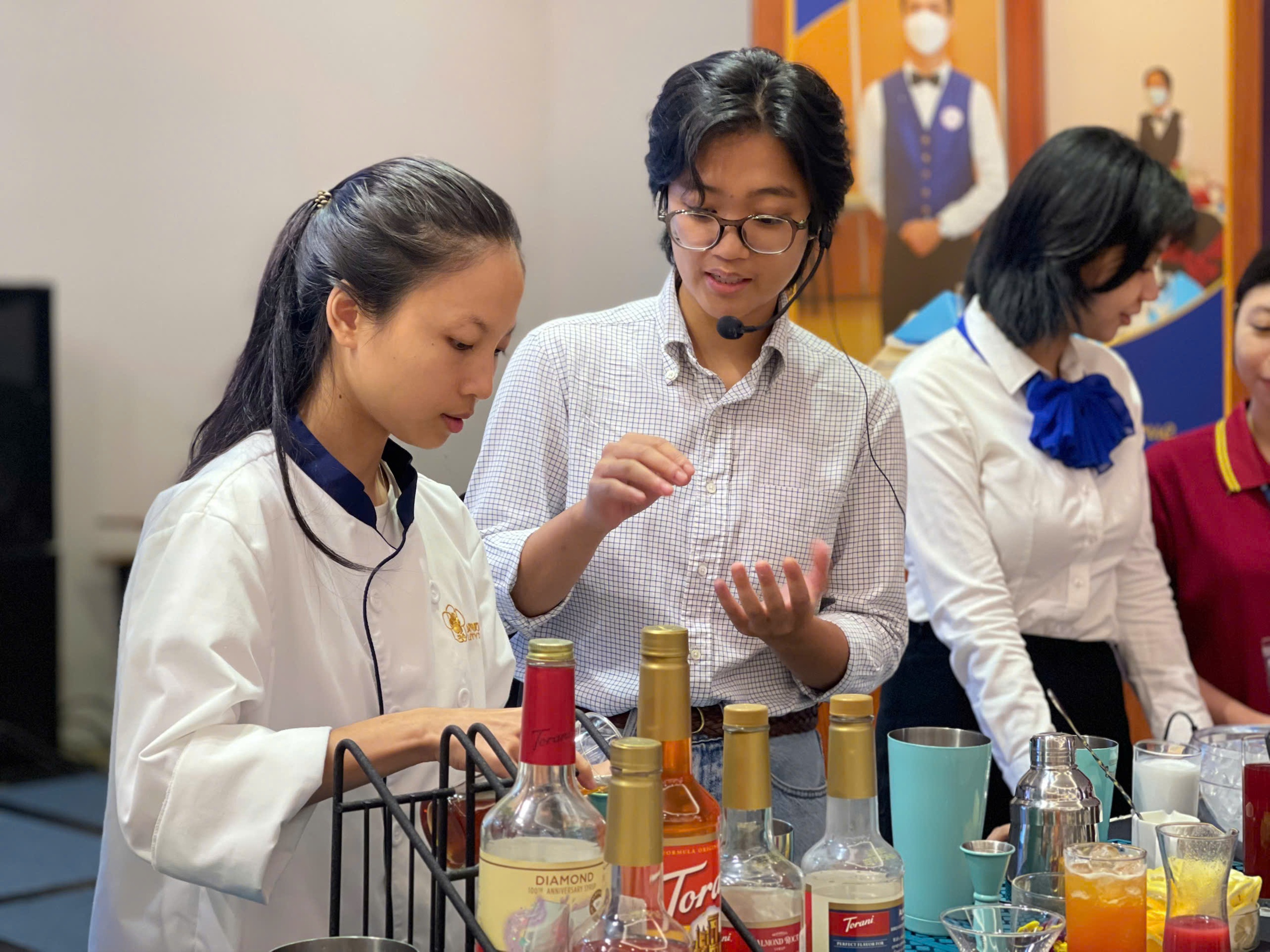 F&B 'khát' nhân sự mùa cao điểm: Sinh viên ngành nào được săn đón? - Ảnh 1.