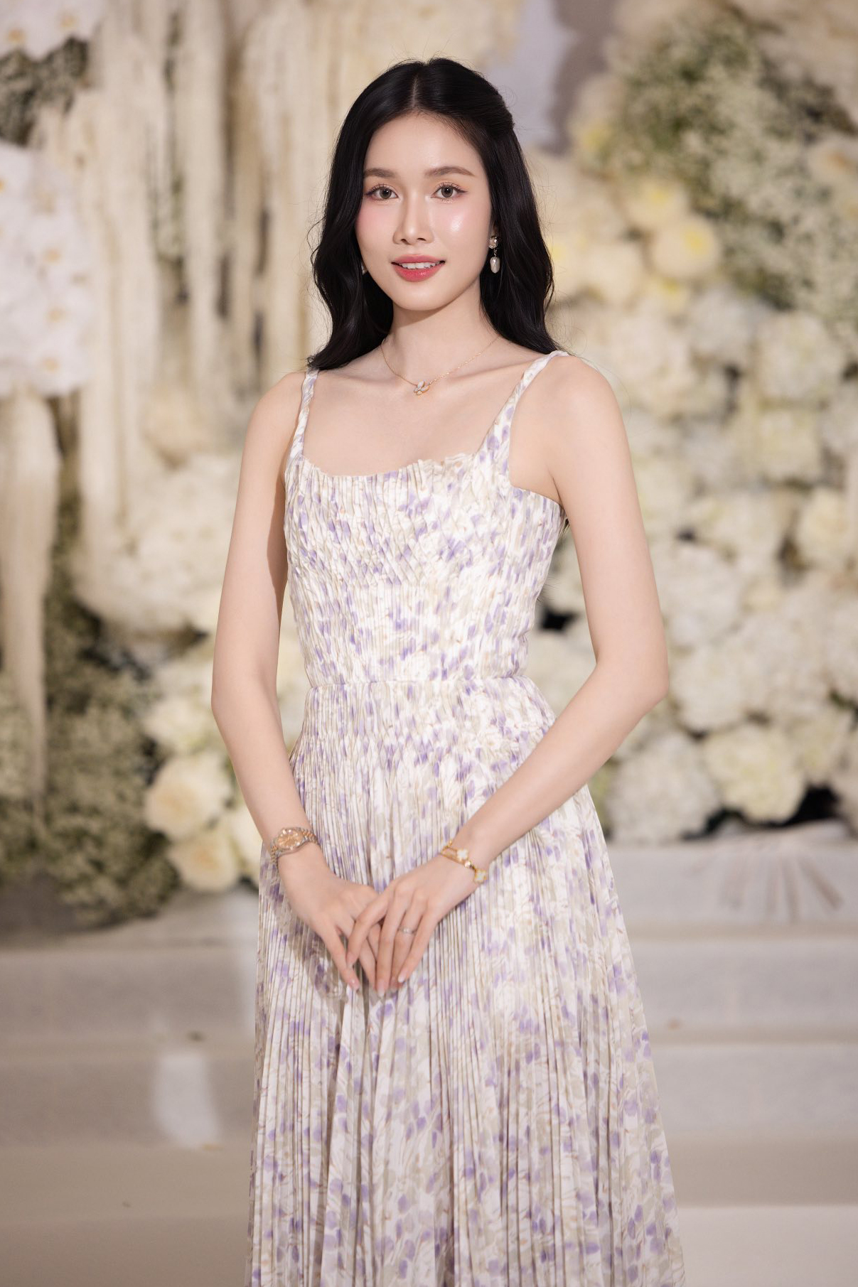 Á hậu sở hữu IELTS 8.0: Áp lực khi đứng trên giảng đường - Ảnh 1.