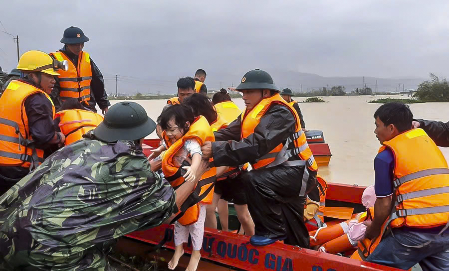 Gia Lai khắc phục hậu quả lũ dữ: Những mất mát và hy vọng từ người dân - Ảnh 7.