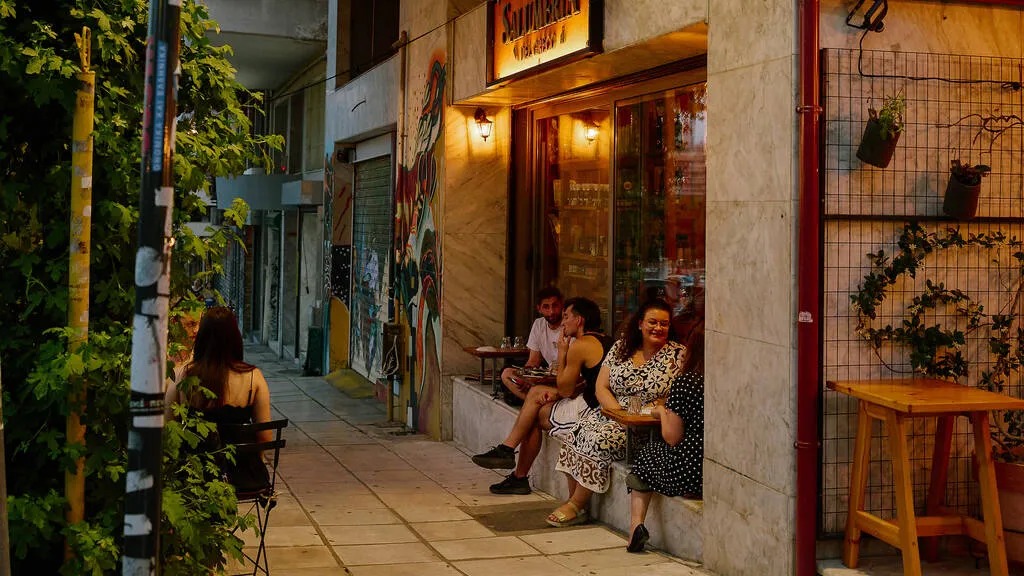 Phố đêm ở quận 4 cũ bất ngờ vào top 10 con đường hấp dẫn nhất thế giới - Ảnh 8.