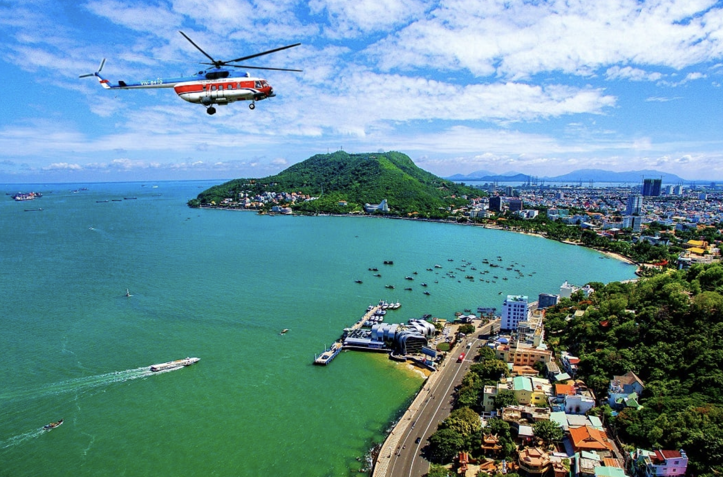 Du lịch TP.HCM thu 233.000 tỉ đồng trong 11 tháng - Ảnh 2.