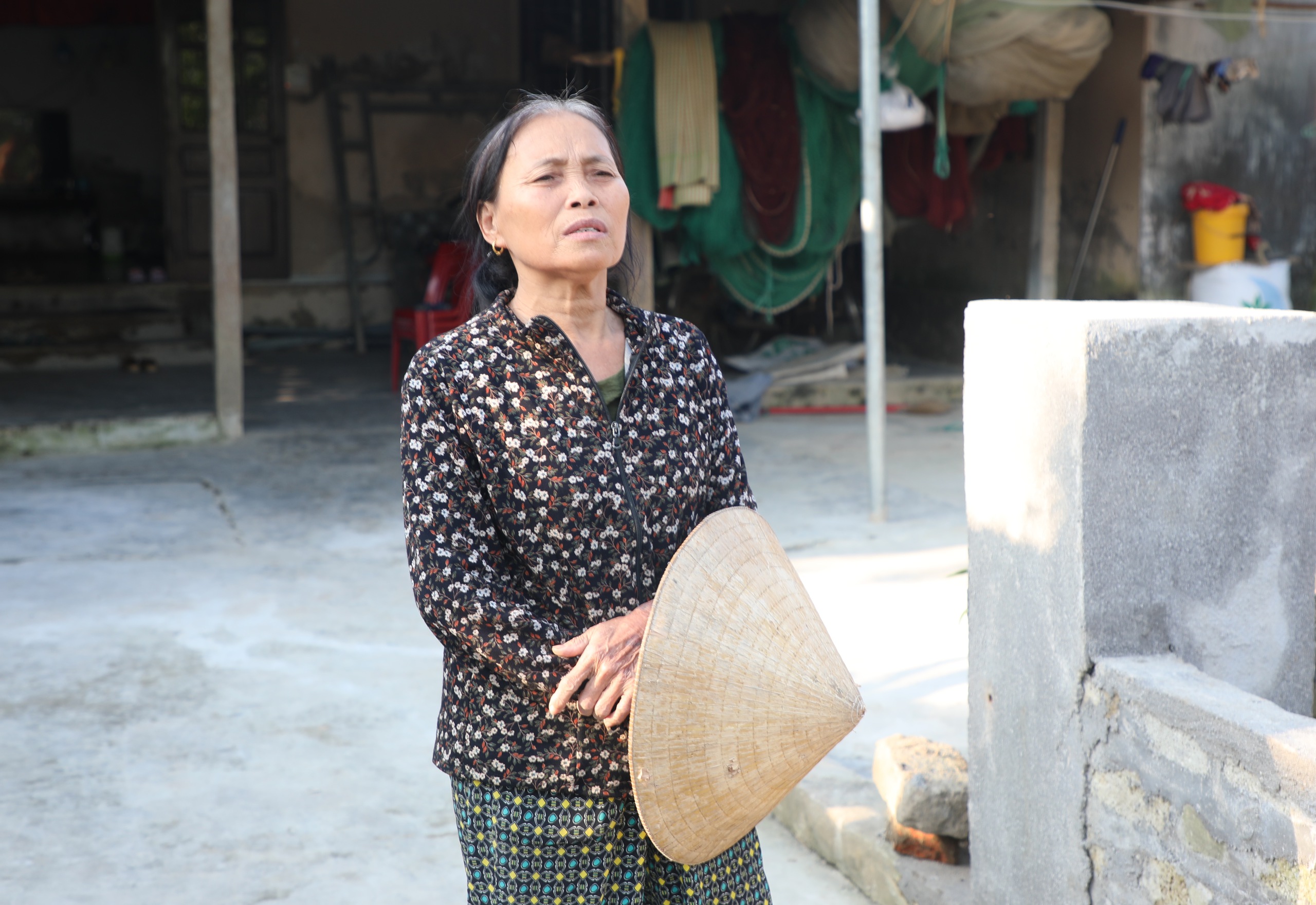 Khu tái định cư thành bãi chăn bò, dân mỏi mòn chờ nơi ở - Ảnh 2.