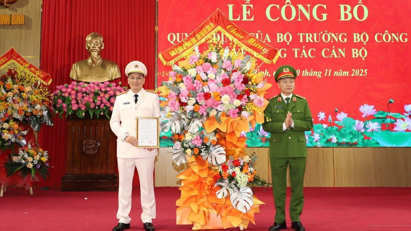 Thiếu tướng Nguyễn Hữu Mạnh được điều động giữ chức Cục trưởng Cục An ninh nội địa - Ảnh 2.