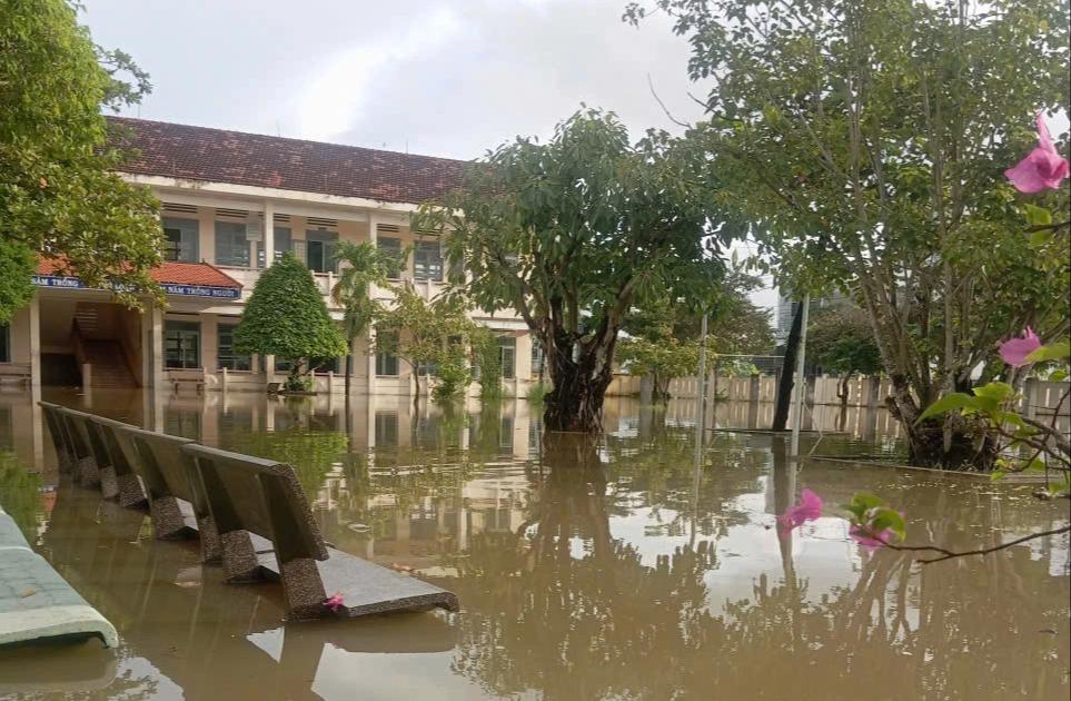 Sau lũ lụt, 760.000 học sinh Gia Lai đi học trở lại - Ảnh 1. Sau lũ lụt, 760.000 học sinh Gia Lai đi học trở lại - Ảnh 1.