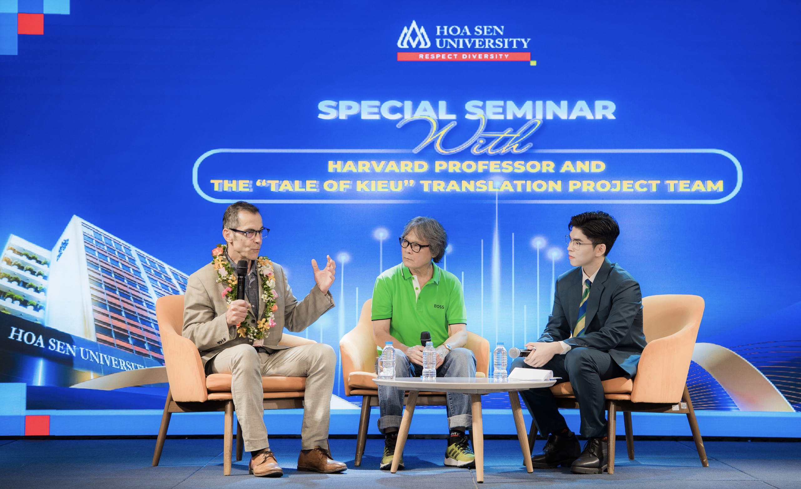 Vì sao giáo sư ĐH Harvard và nhà thơ Việt quyết định Truyện Kiều sang tiếng Anh? - Ảnh 1.