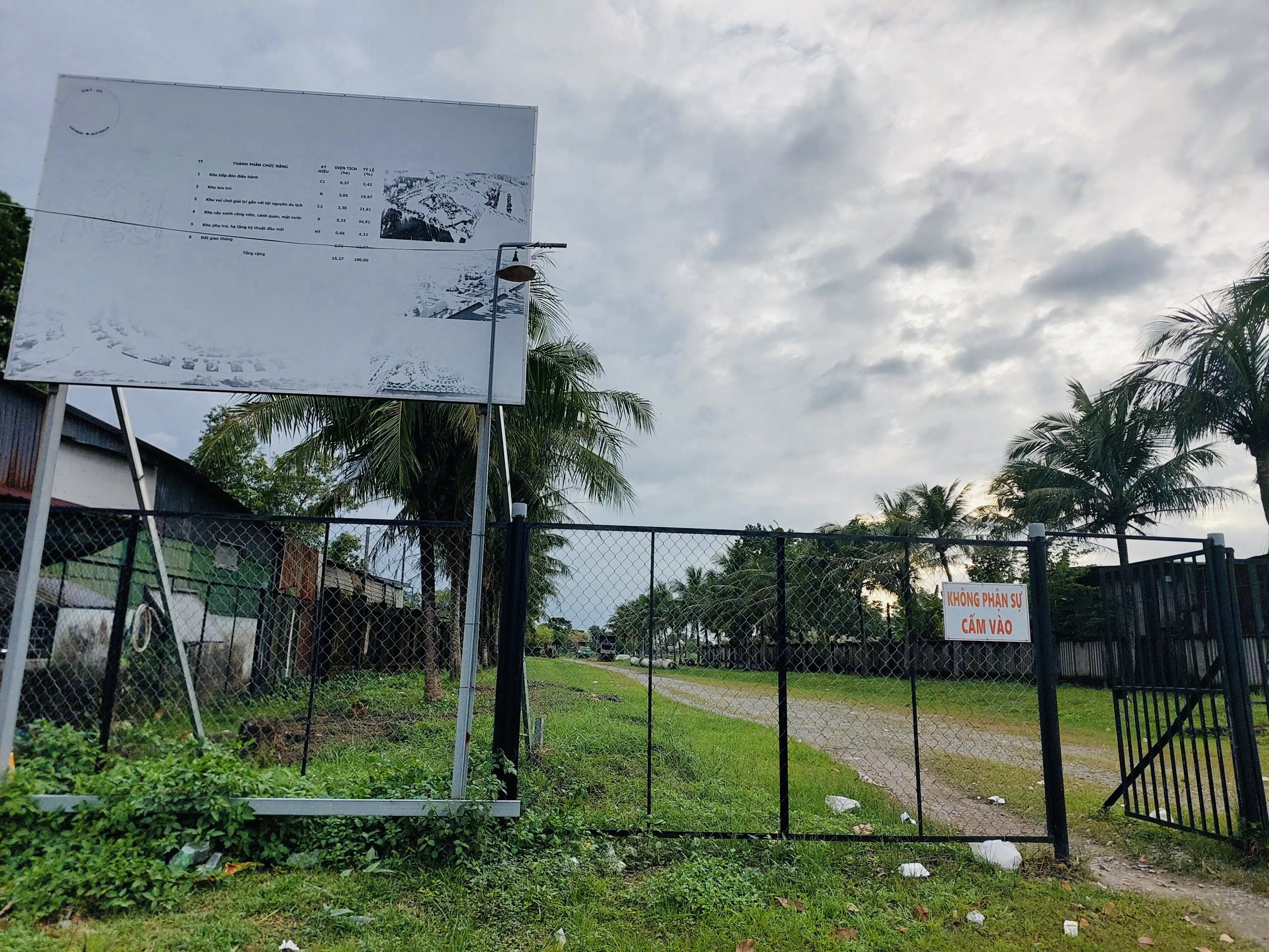 Cà Mau:Thanh tra toàn diện dự án Việt Úc sau 12 năm 'đất vàng' bị bỏ hoang  - Ảnh 1.