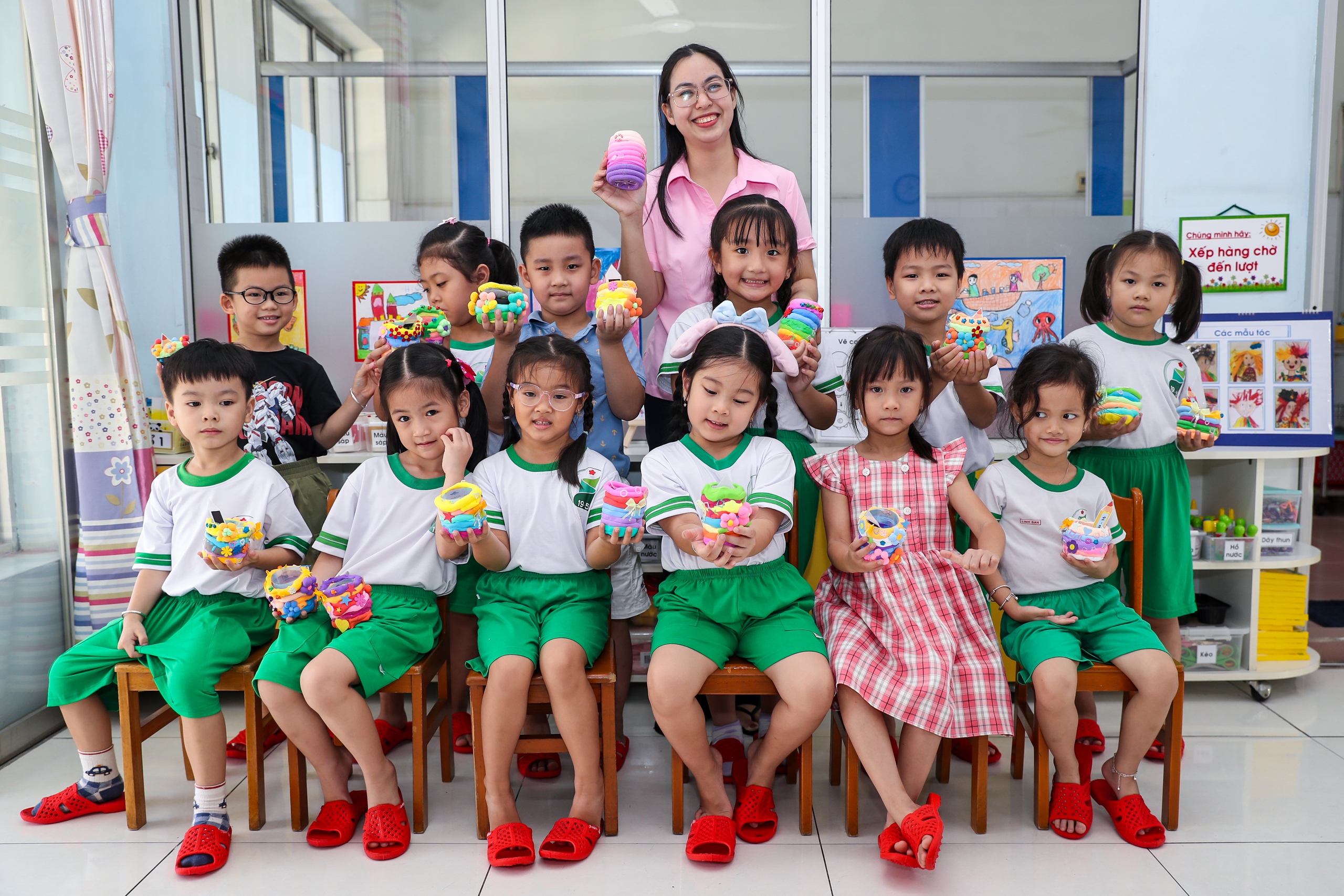 Ông bà vào trường cháu, thử vất vả nghề giáo viên mầm non - Ảnh 14.