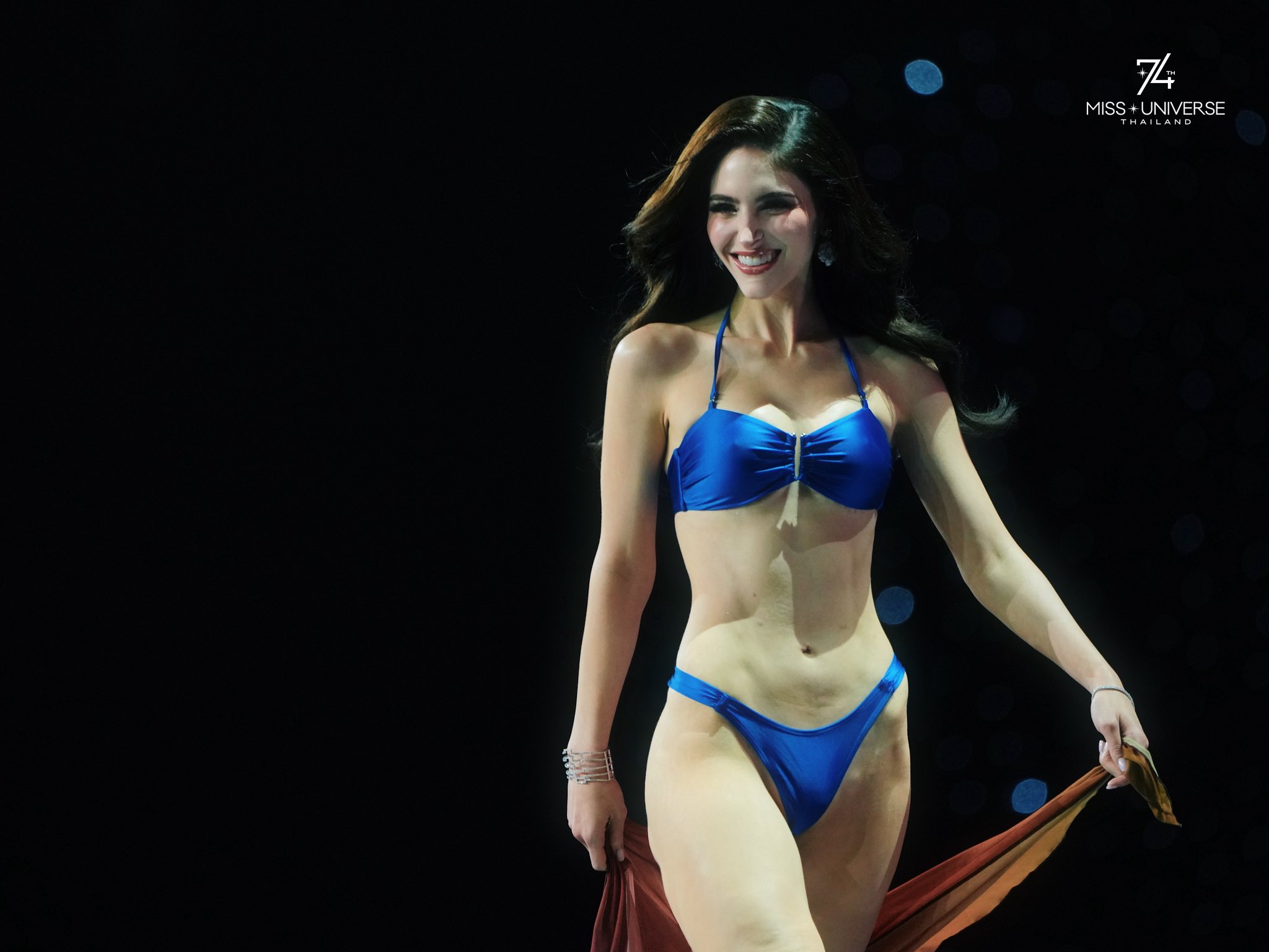 Hương Giang và loạt đối thủ quốc tế đọ sắc nóng bỏng ở bán kết Miss Universe - Ảnh 9.