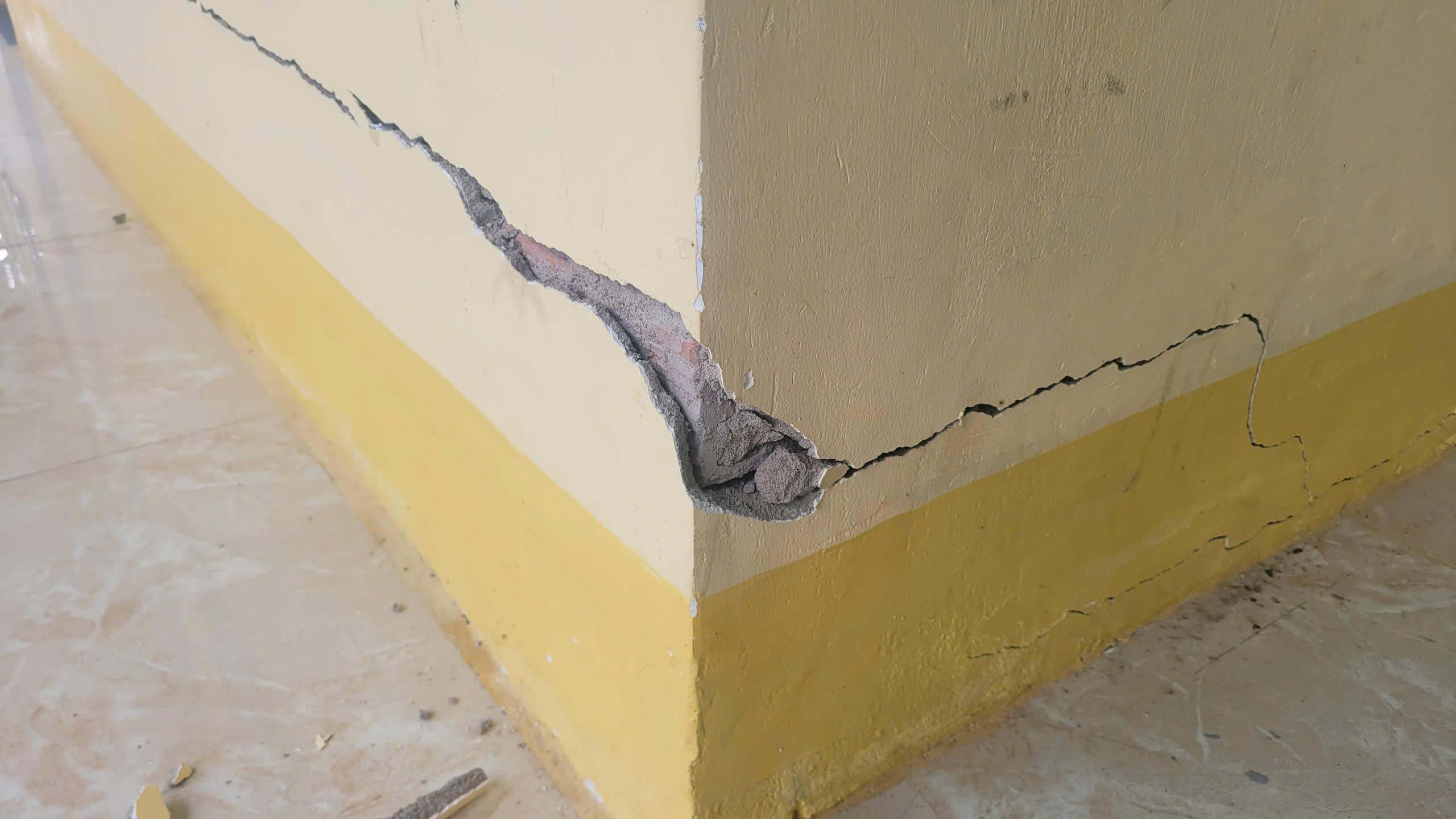 Nứt hàng loạt công trình ở Gia Lai sau tiếng nổ dưới lòng đất- Ảnh 1.