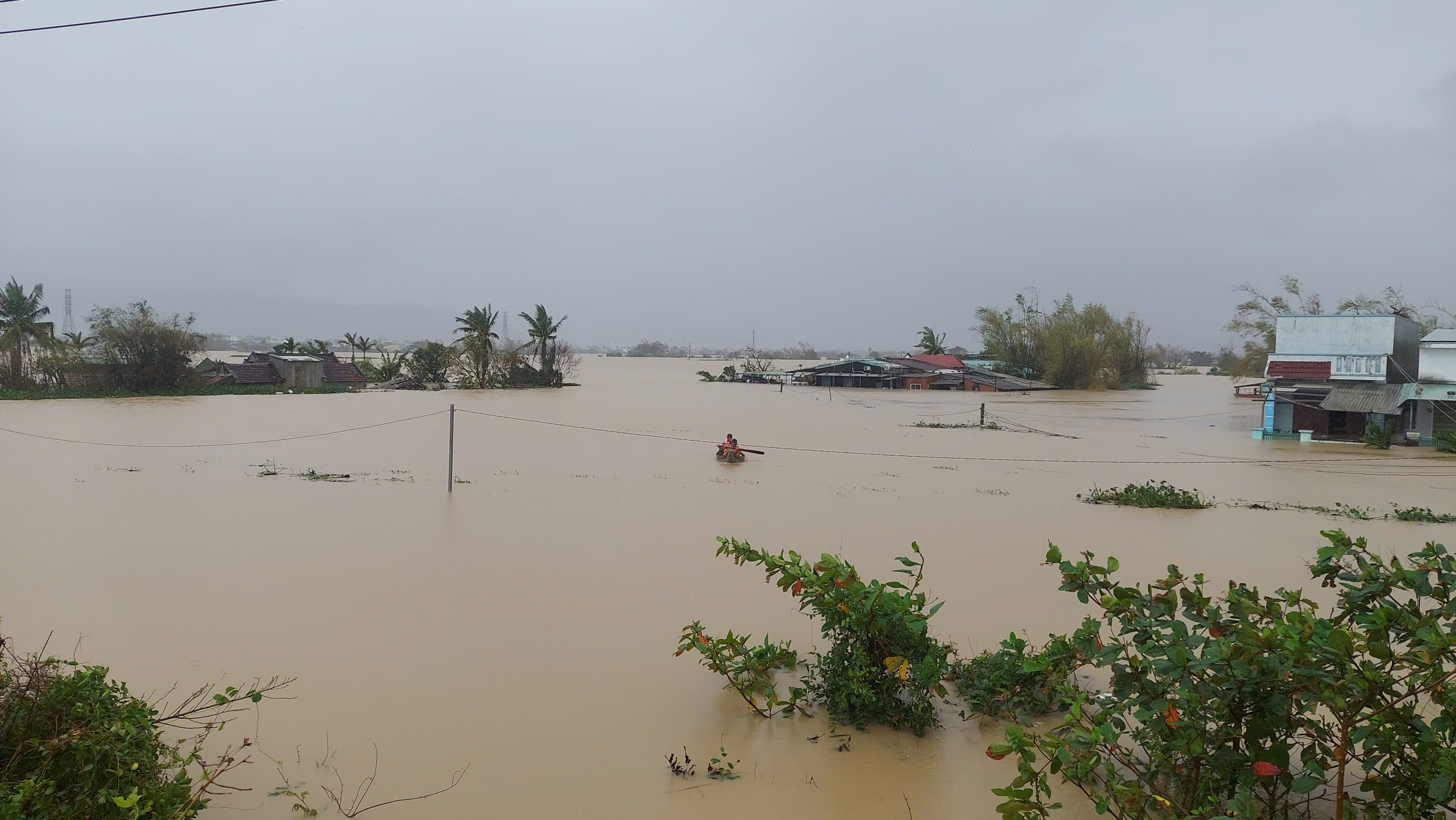 Gia Lai khắc phục hậu quả lũ dữ: Những mất mát và hy vọng từ người dân - Ảnh 8.