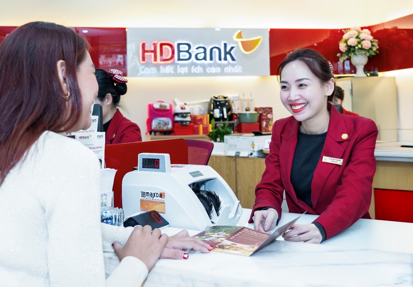 Gửi tiết kiệm HDBank với cơ hội trúng giải đặc biệt tới 3 tỉ đồng              - Ảnh 2.