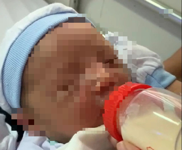 Tìm người thân bé trai sơ sinh bị bỏ rơi ở TP.HCM - Ảnh 1.