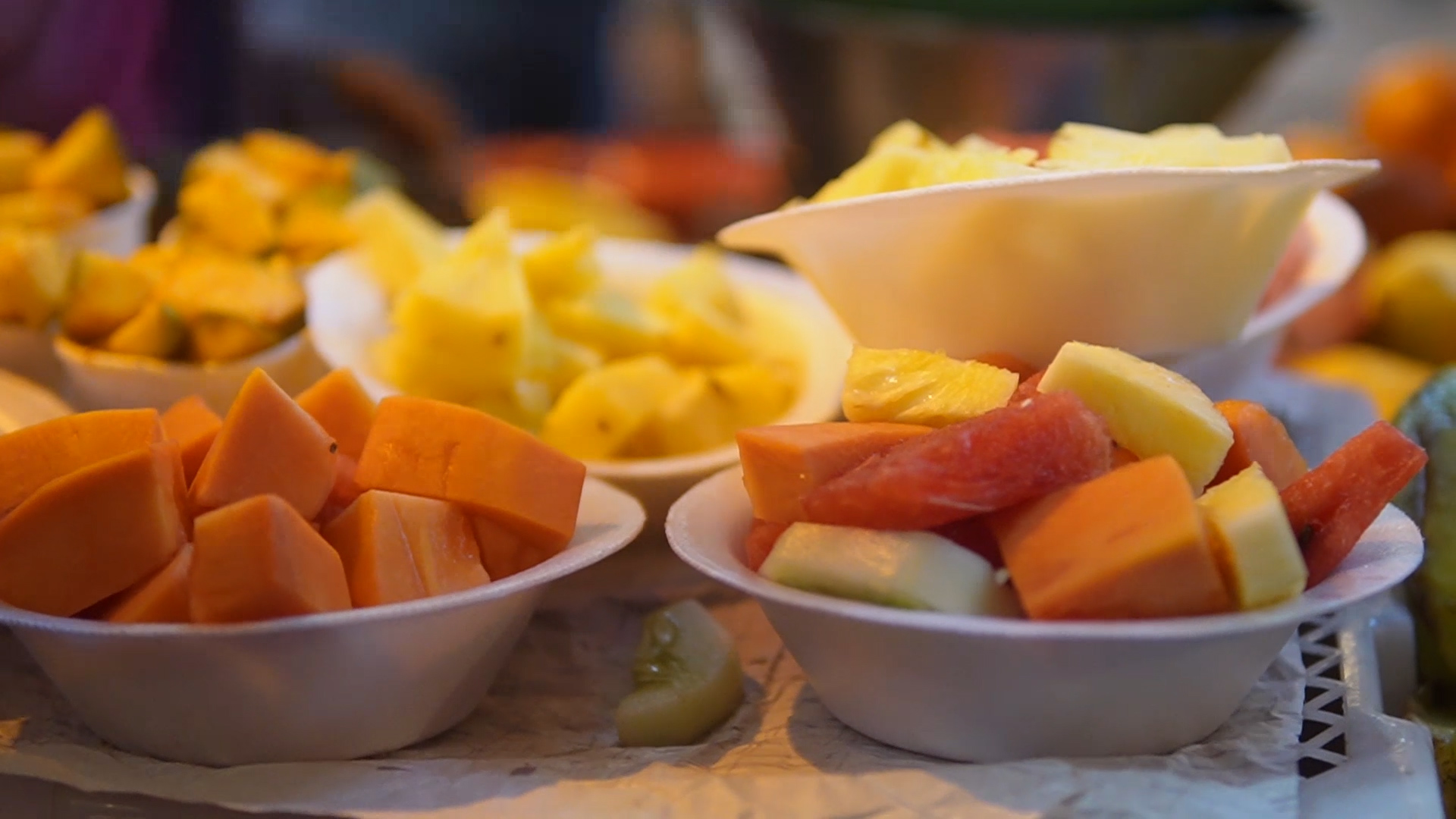 Du kh&aacute;ch Việt đi chợ đ&ecirc;m ở Bangalore gặp chủ shop si&ecirc;u dễ mến | Xin ch&agrave;o Ấn Độ - P6 - Ảnh 2.