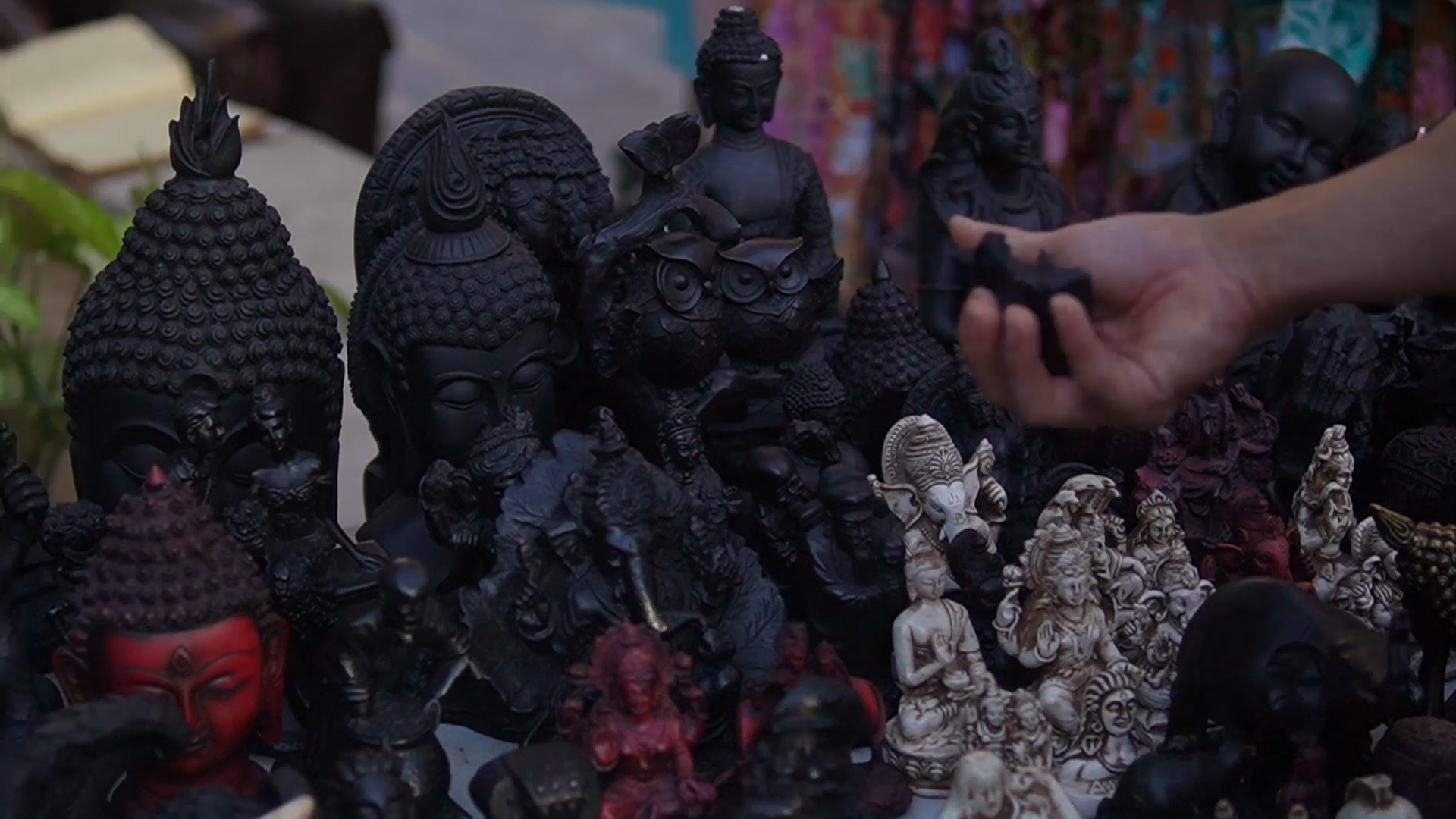 Khách nước ngoài trải nghiệm mặc cả ở chợ Dilli Haat | Xin chào Ấn Độ - P5  - Ảnh 1.