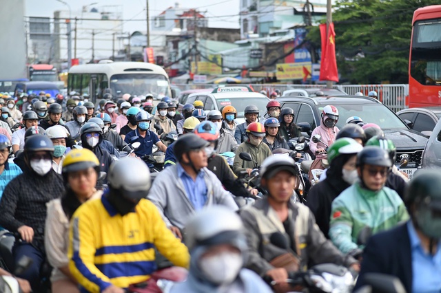 'Soi' tiến độ dự án khiến Bí thư TP.HCM kẹt xe 12 km/2 giờ- Ảnh 1.